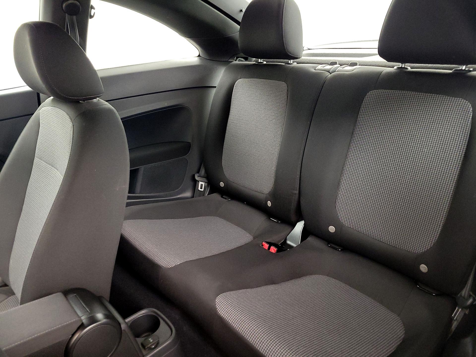 Thumbnail: 2018 Volkswagen Beetle - 19