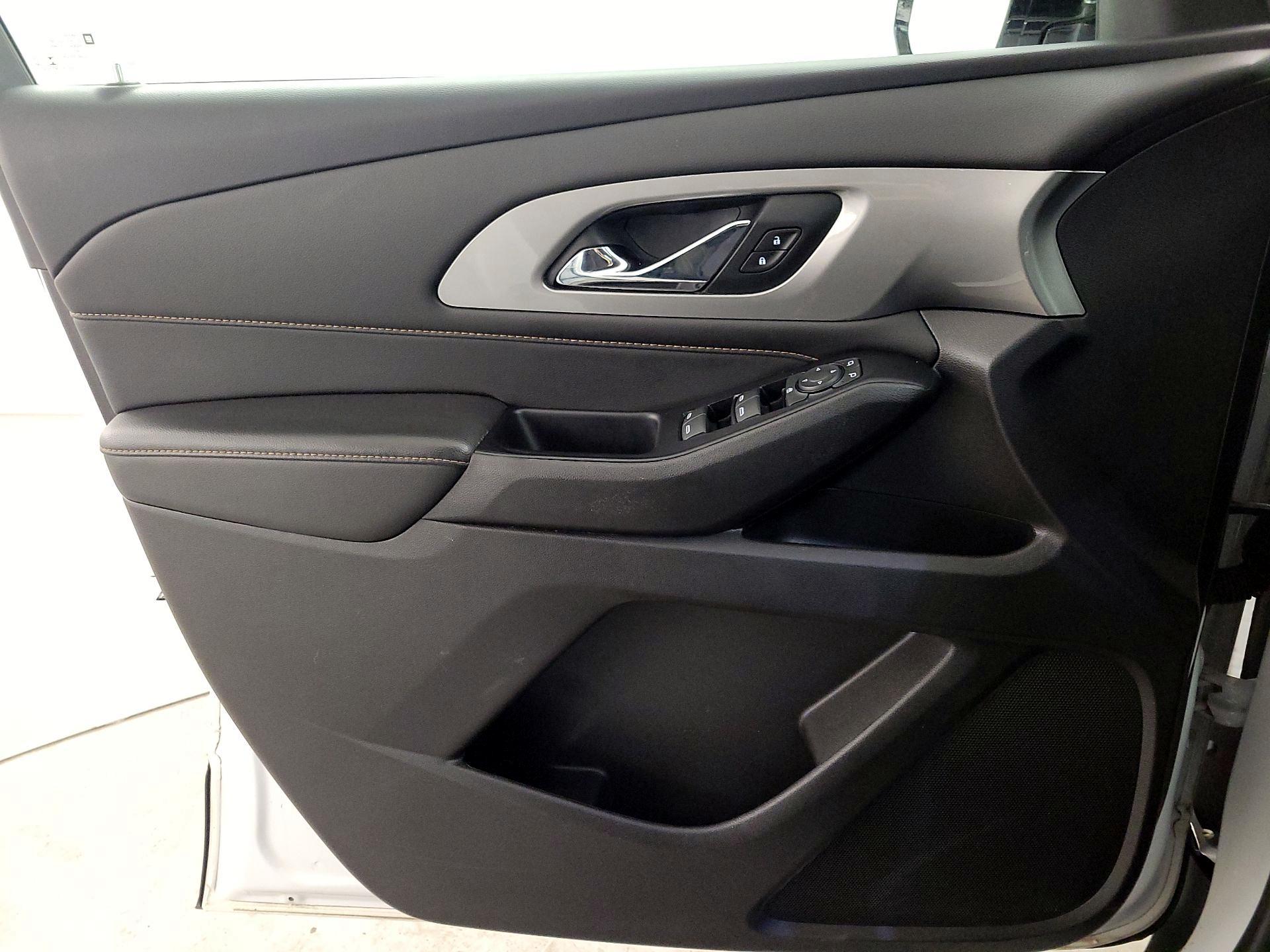 Thumbnail: 2019 Chevrolet Traverse - 12