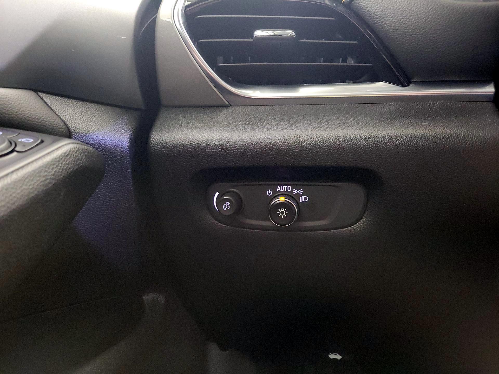 Thumbnail: 2019 Chevrolet Traverse - 13