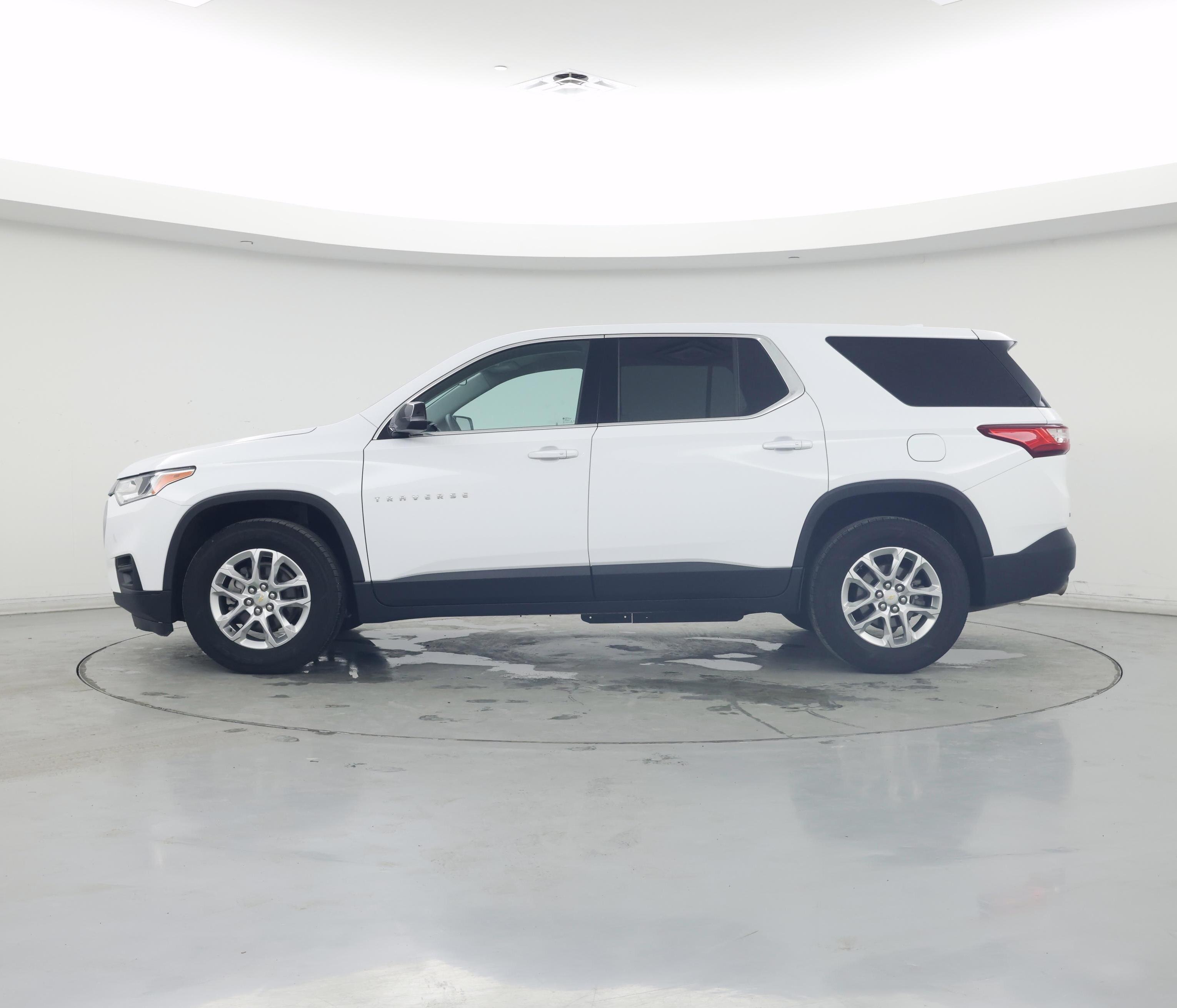 Thumbnail: 2019 Chevrolet Traverse - 3