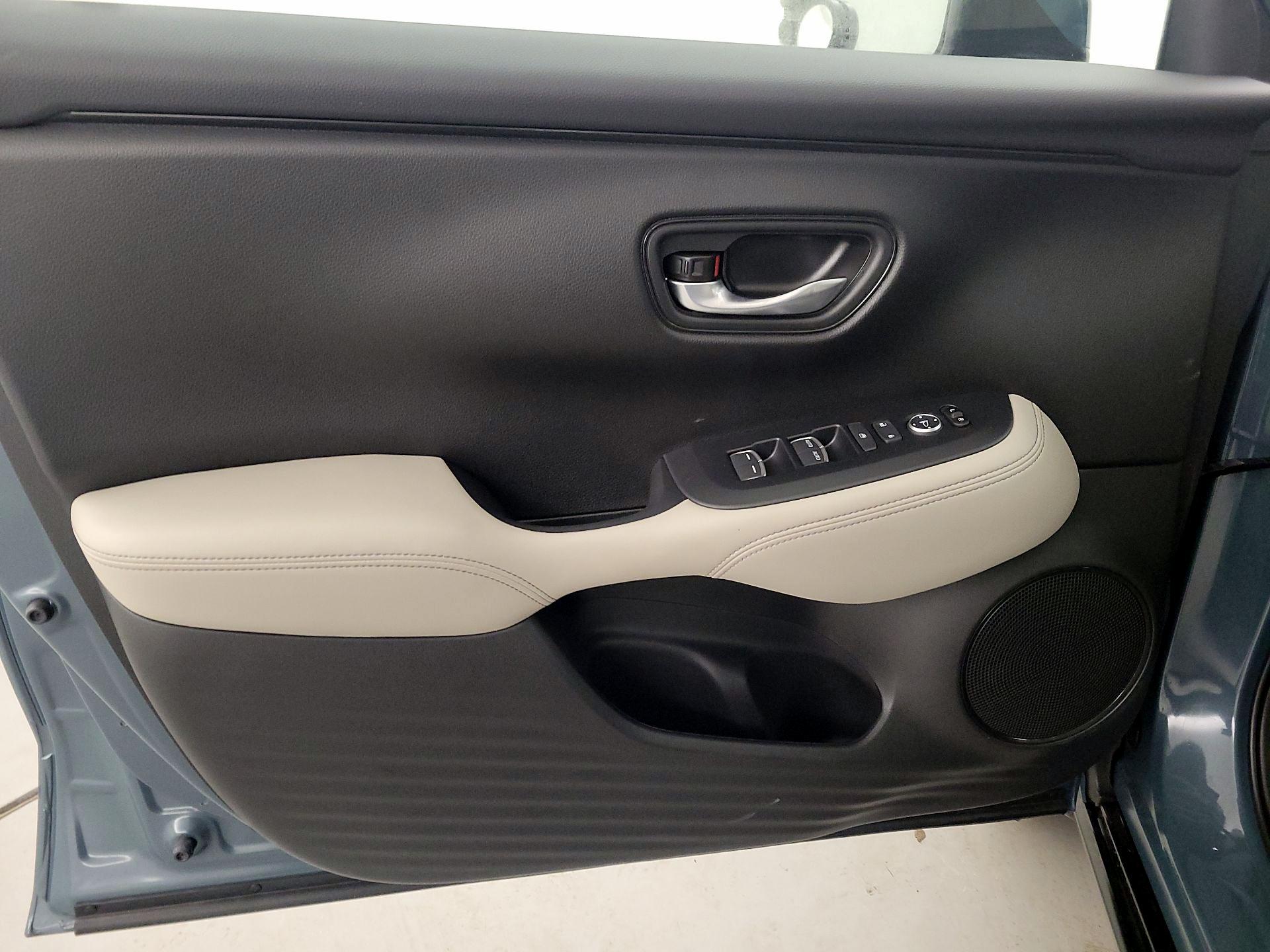 Thumbnail: 2025 Honda HR-V - 12