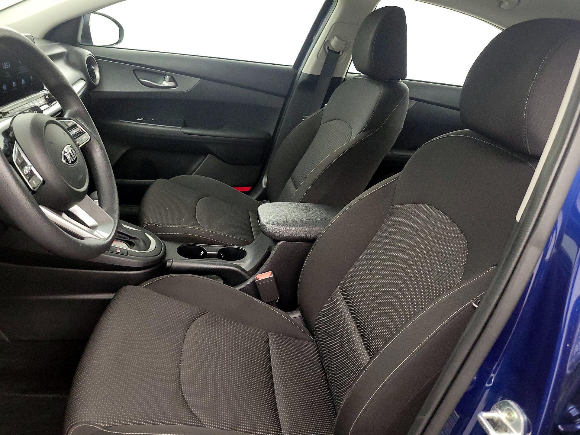 Thumbnail: 2020 Kia Forte - 11