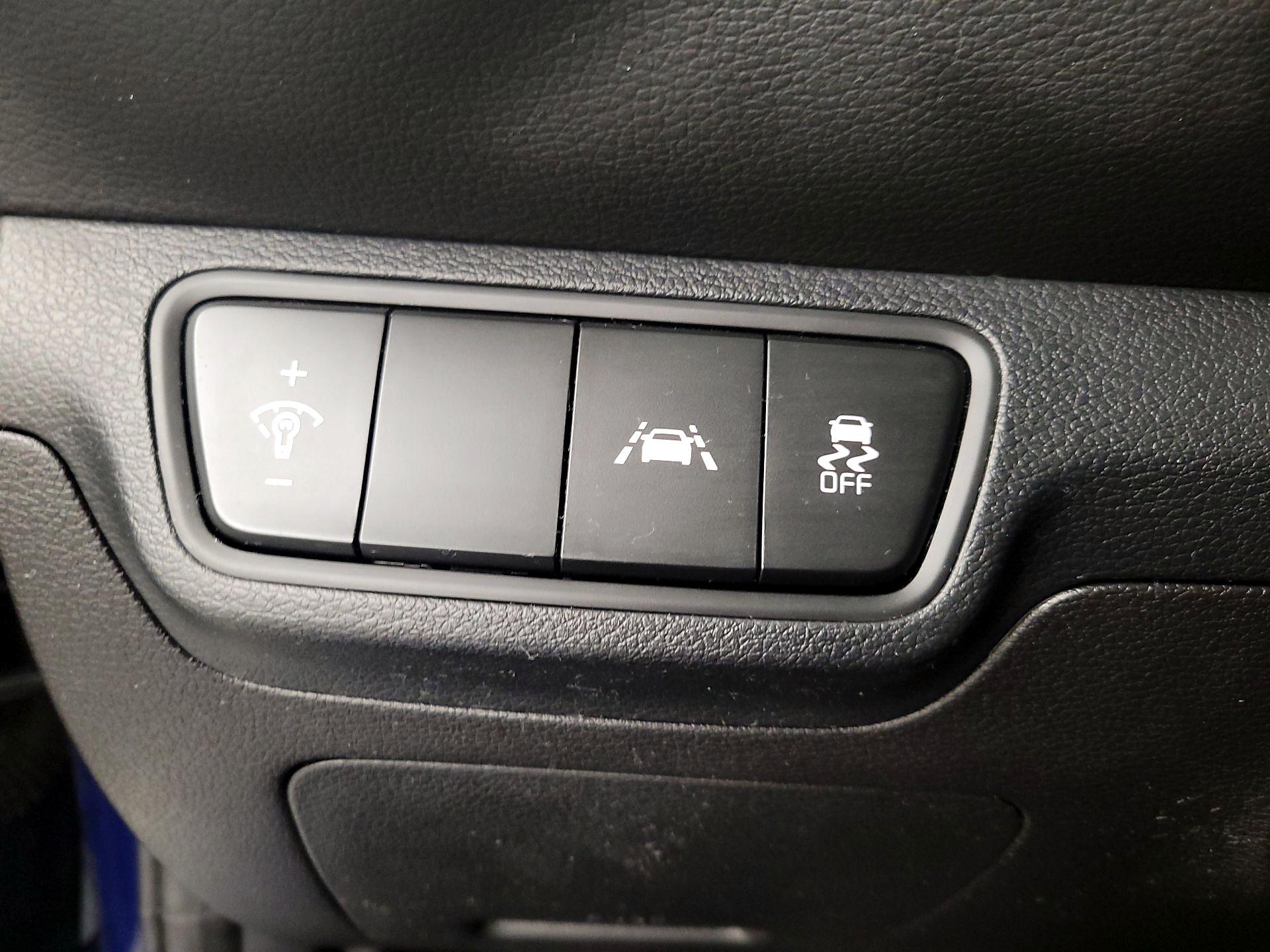 Thumbnail: 2020 Kia Forte - 13