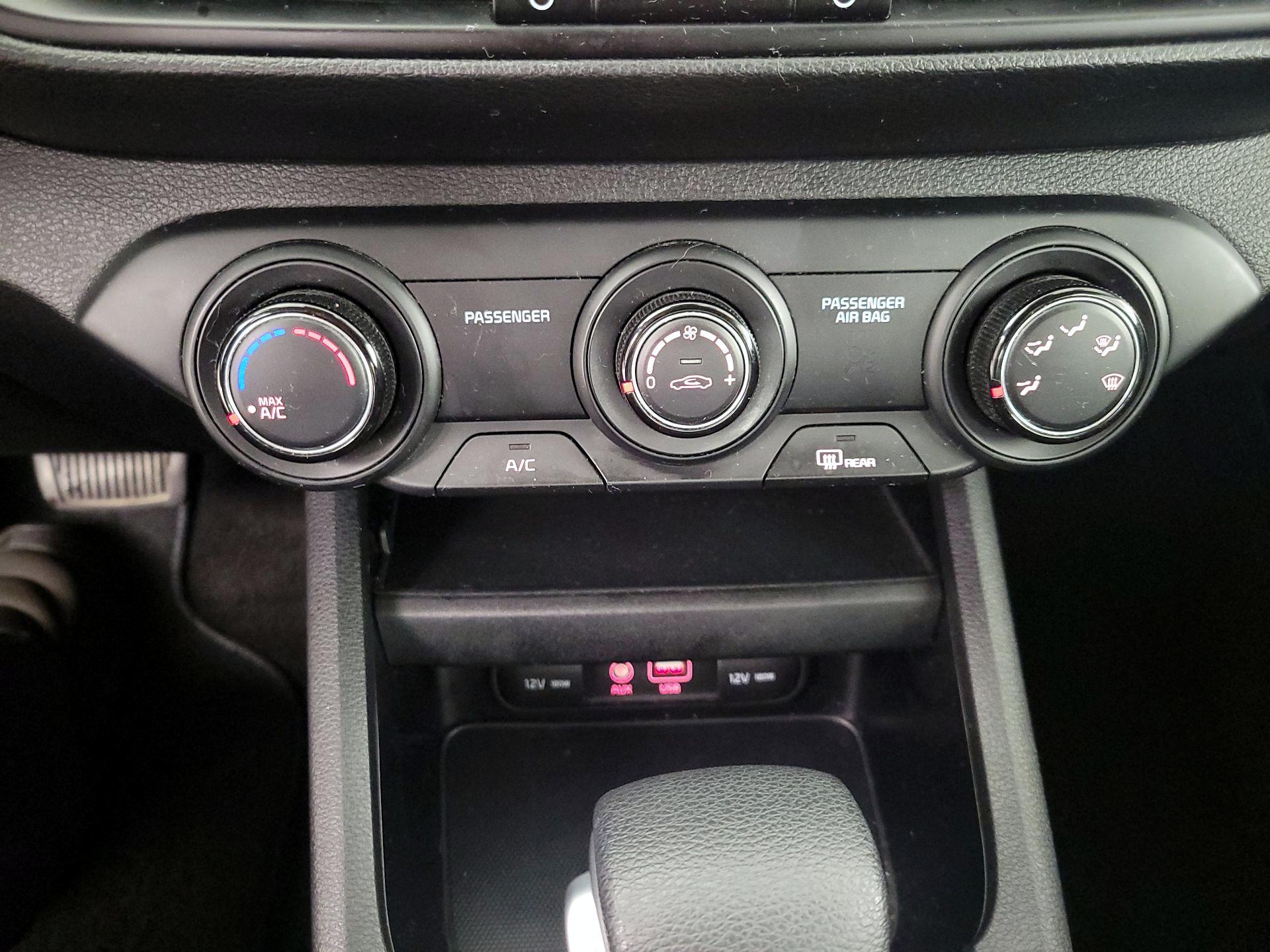 Thumbnail: 2020 Kia Forte - 16