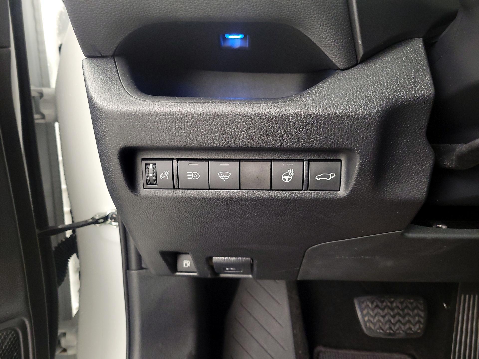 Thumbnail: 2019 Toyota RAV4 - 13