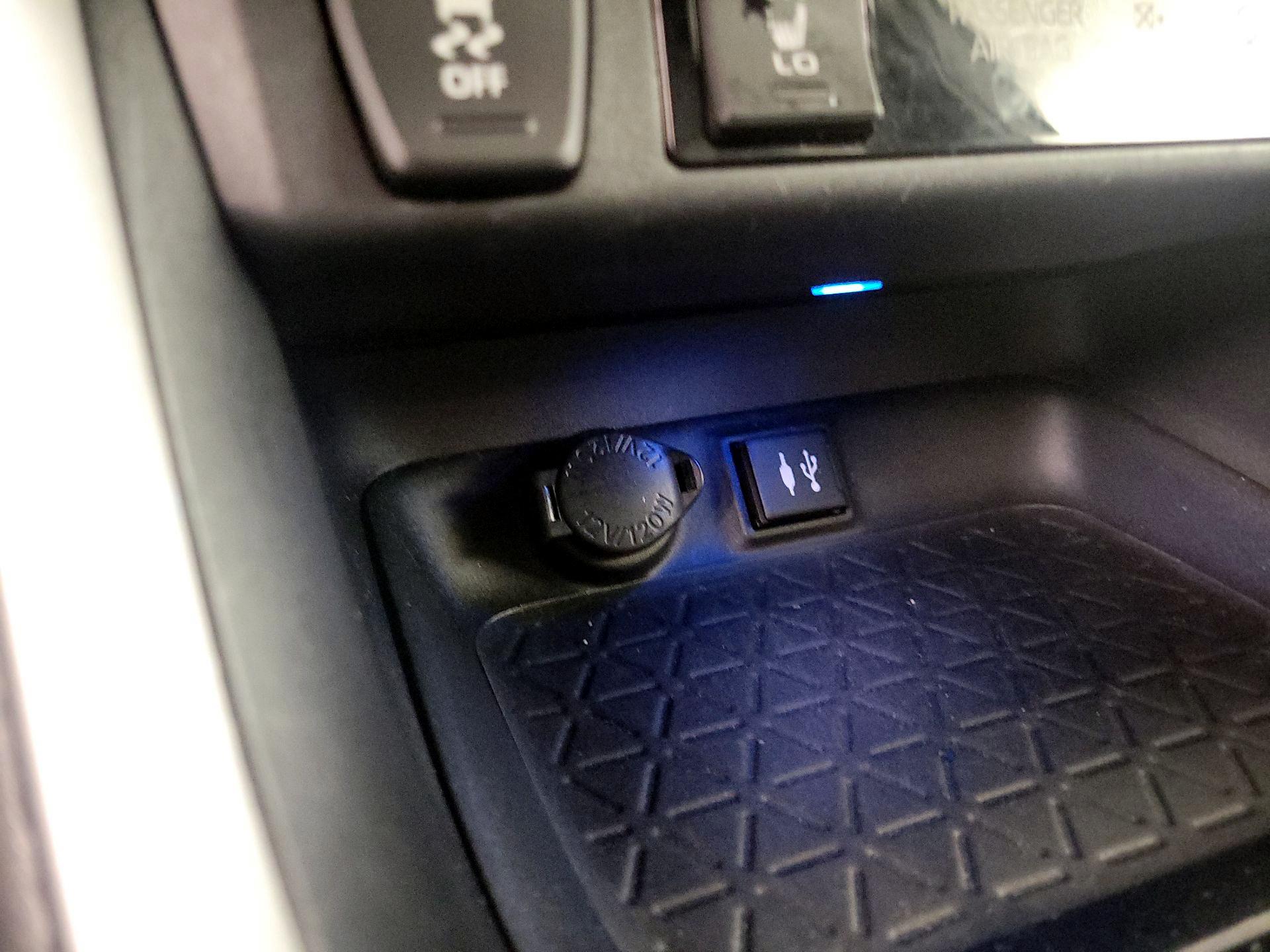 Thumbnail: 2019 Toyota RAV4 - 18