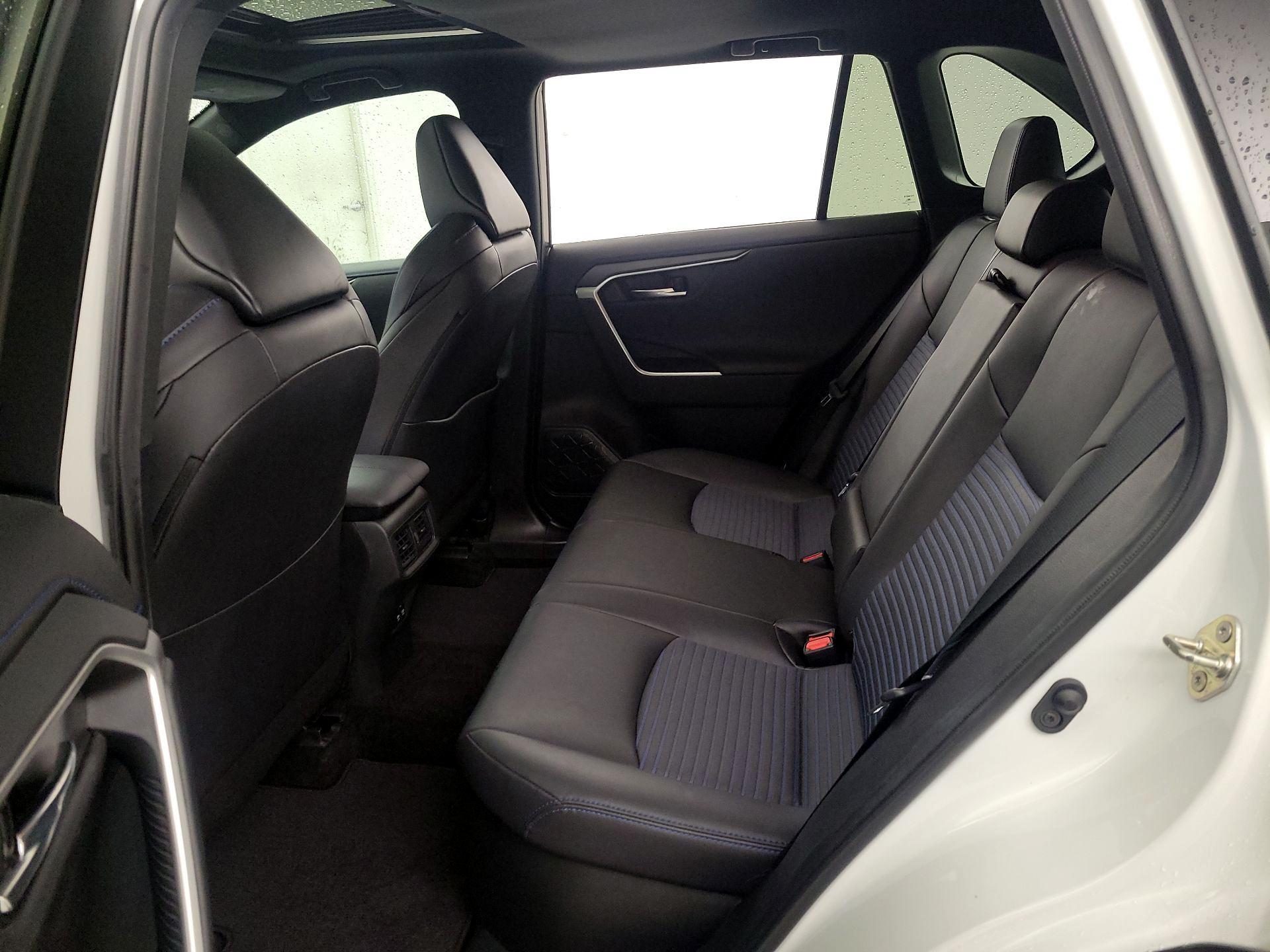 Thumbnail: 2019 Toyota RAV4 - 20