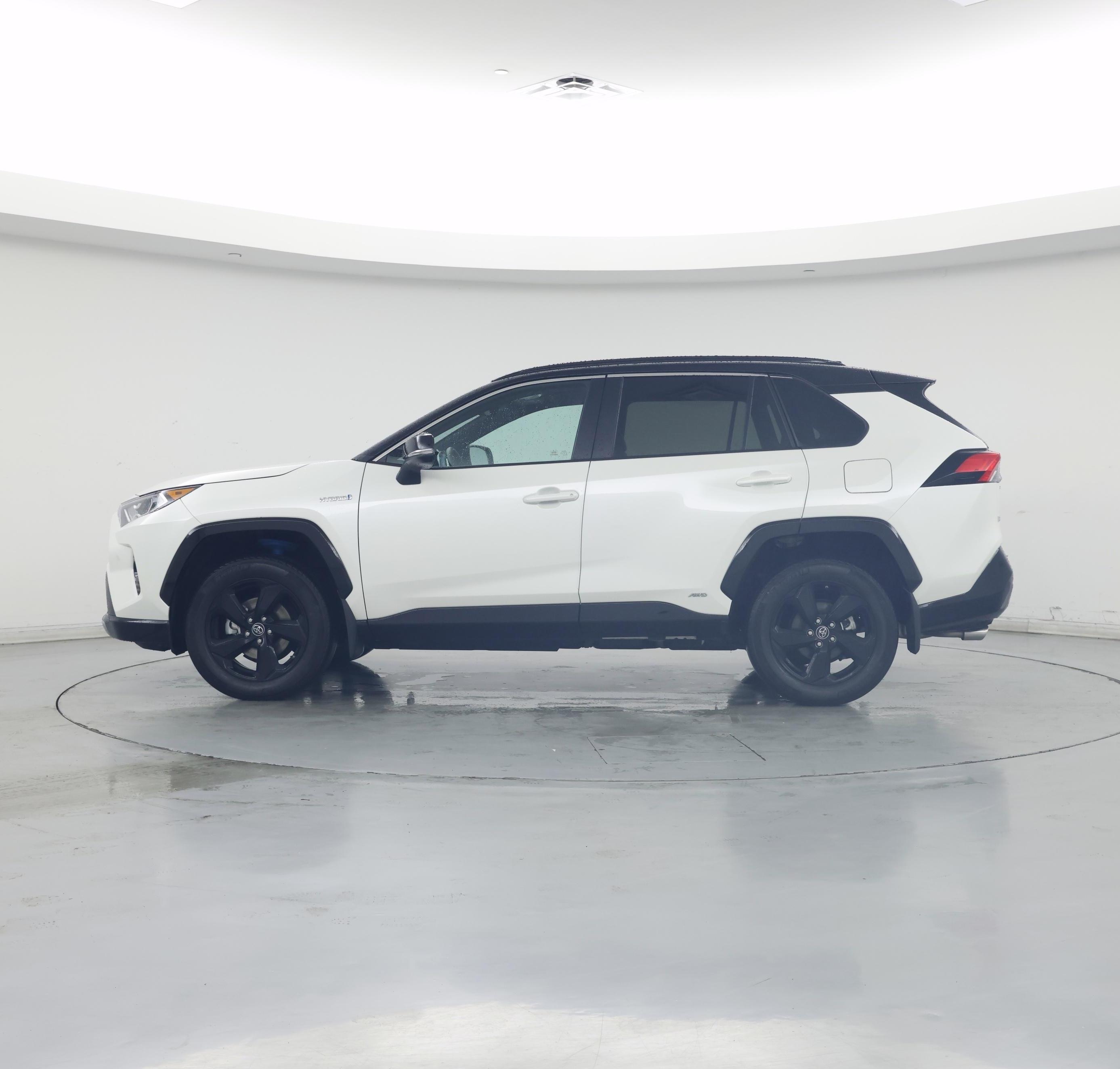 Thumbnail: 2019 Toyota RAV4 - 3