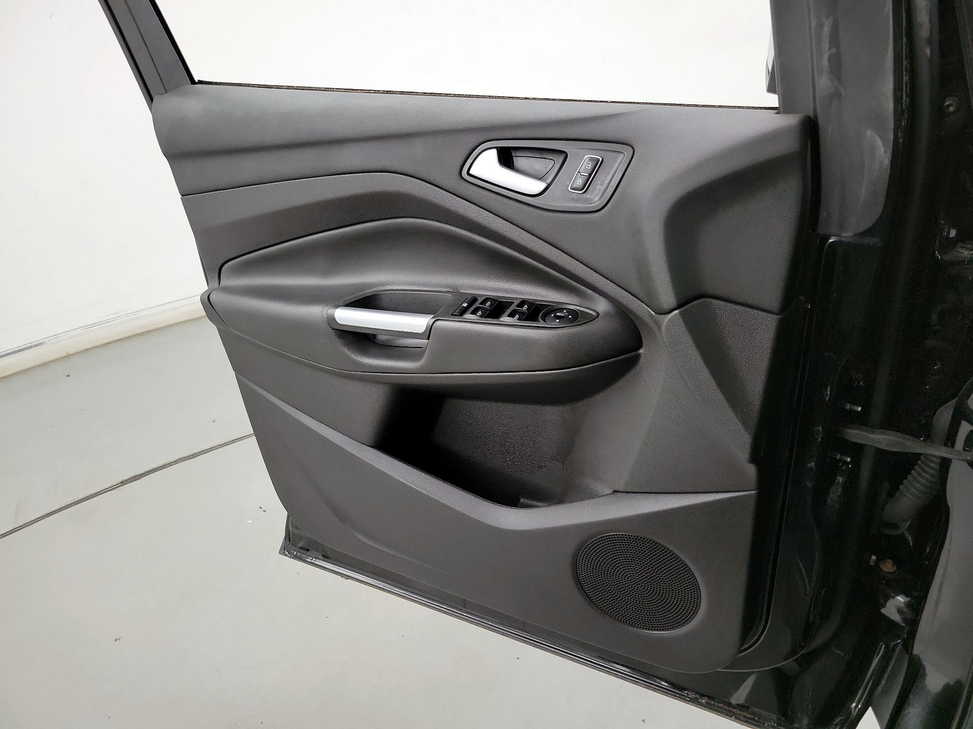 Thumbnail: 2016 Ford Escape - 12