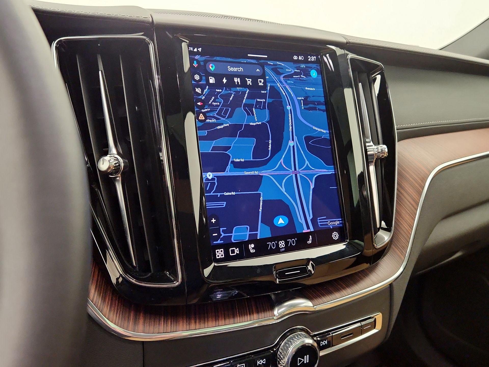 Thumbnail: 2025 Volvo XC60 - 14