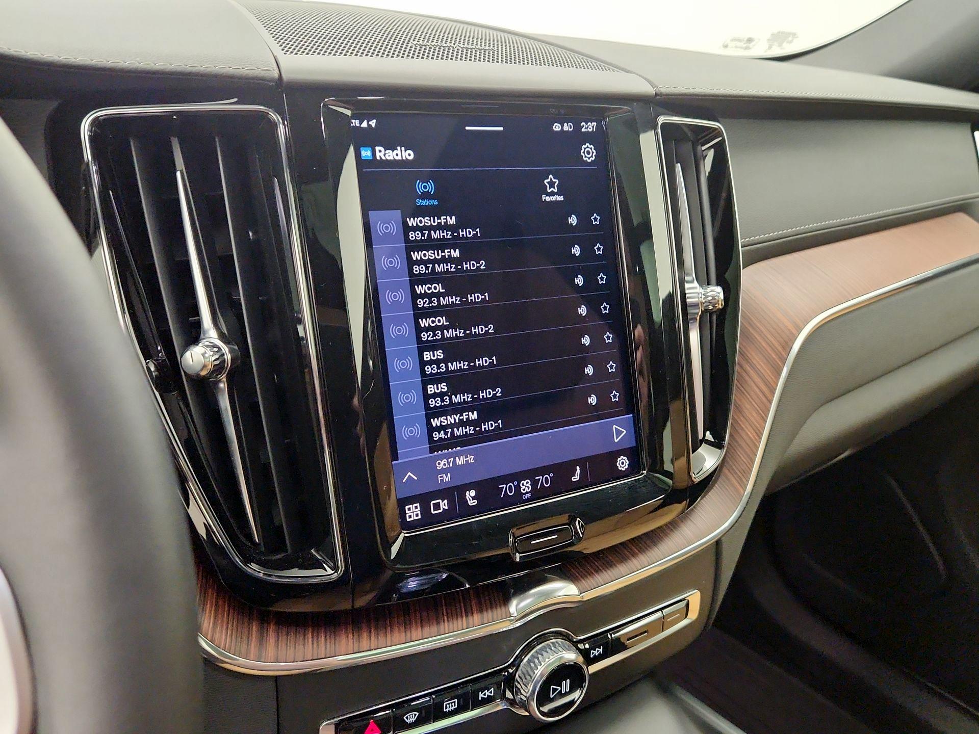 Thumbnail: 2025 Volvo XC60 - 16