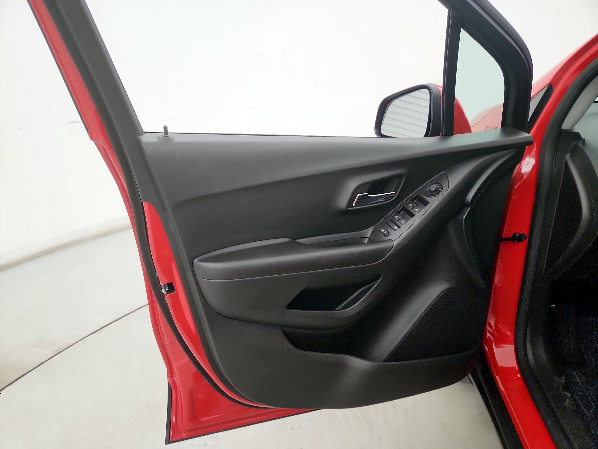 Thumbnail: 2020 Chevrolet Trax - 12