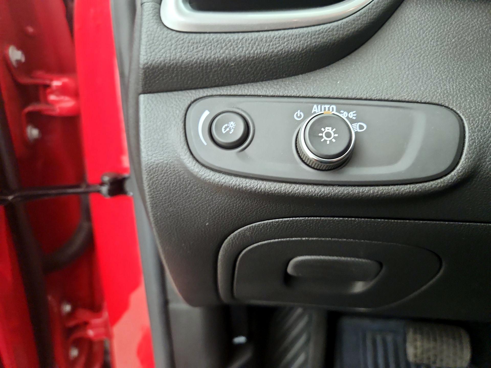 Thumbnail: 2020 Chevrolet Trax - 13