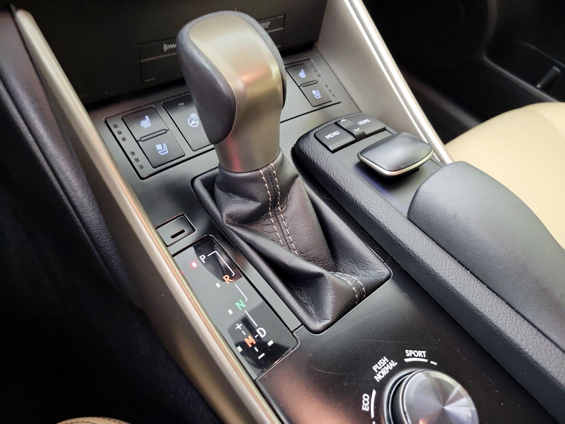 Thumbnail: 2014 Lexus IS - 18