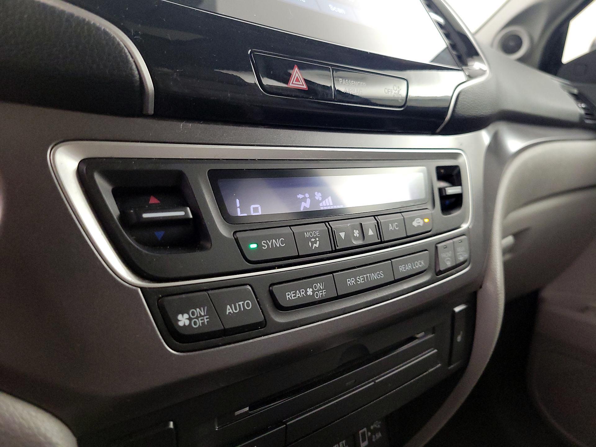 Thumbnail: 2020 Honda Pilot - 16