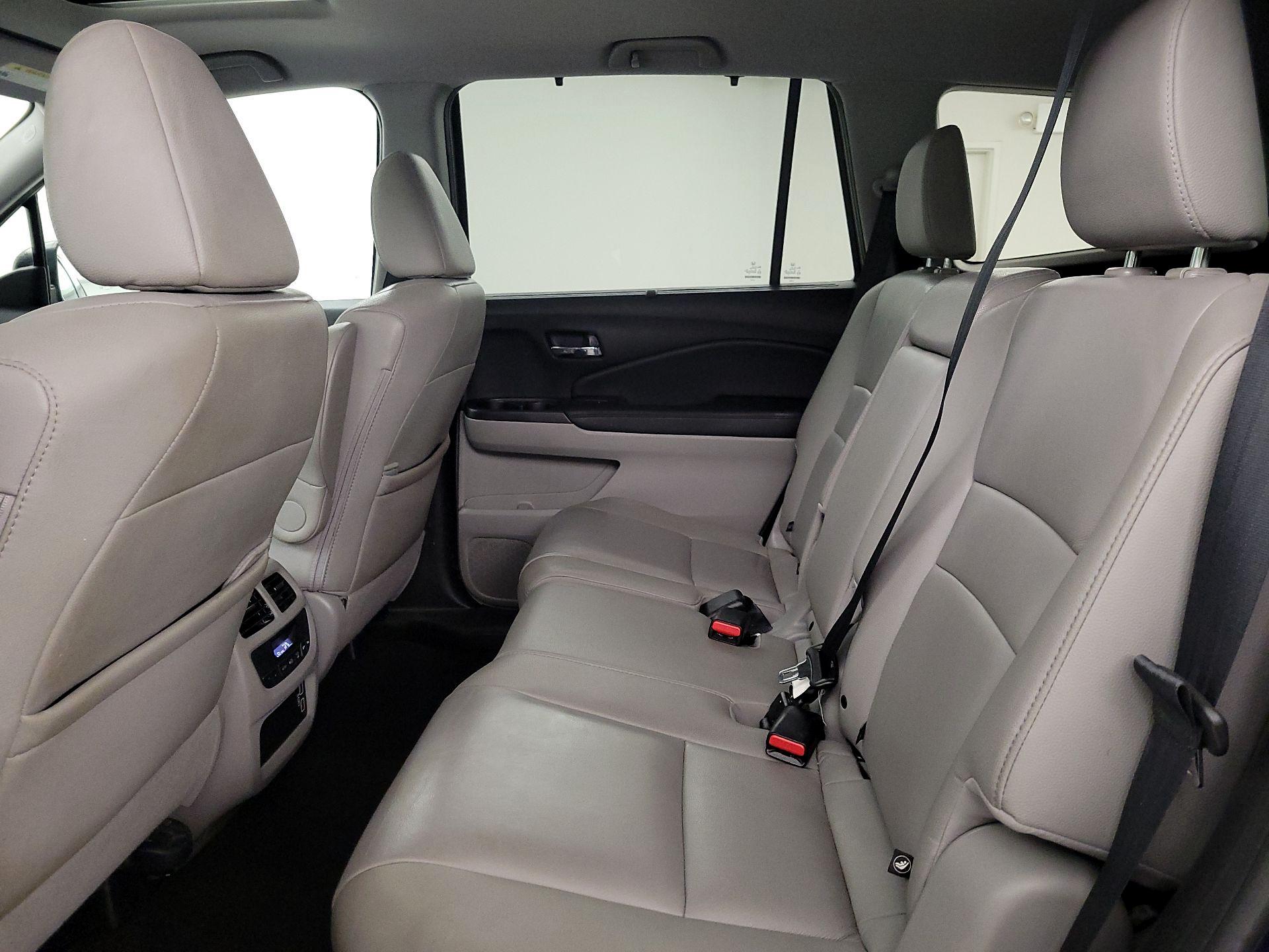 Thumbnail: 2020 Honda Pilot - 20