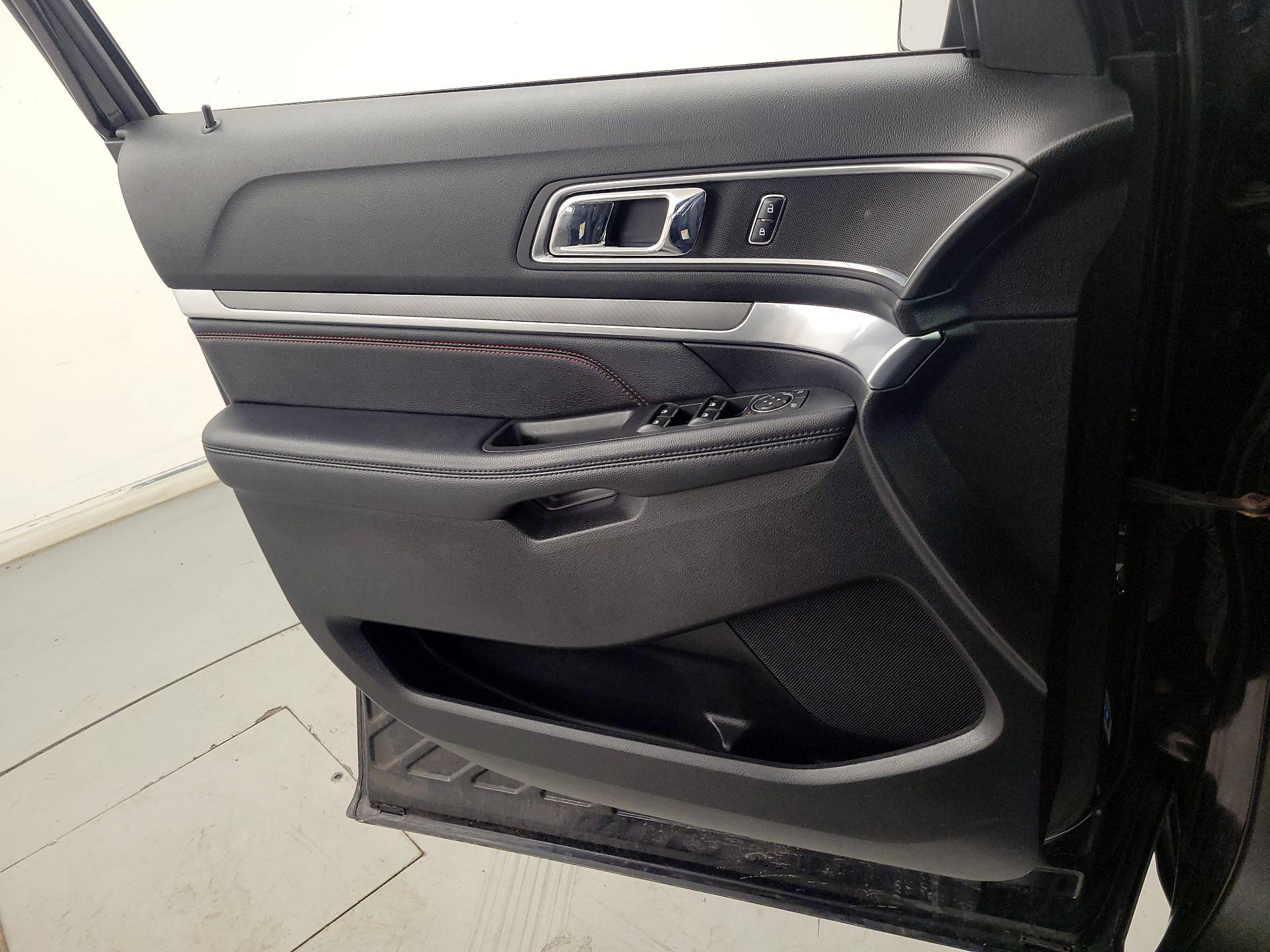 Thumbnail: 2017 Ford Explorer - 12