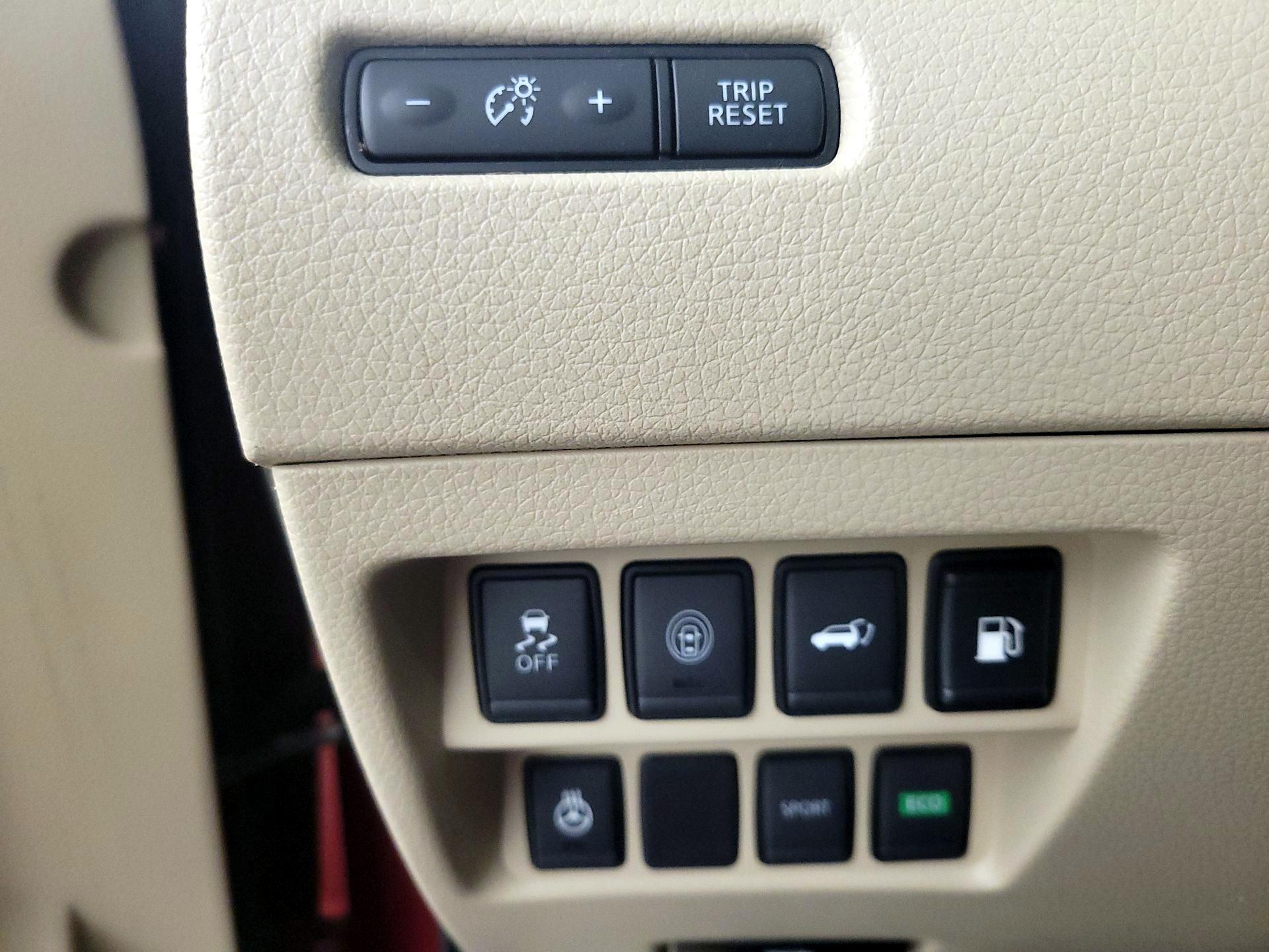 Thumbnail: 2018 Nissan Rogue - 13