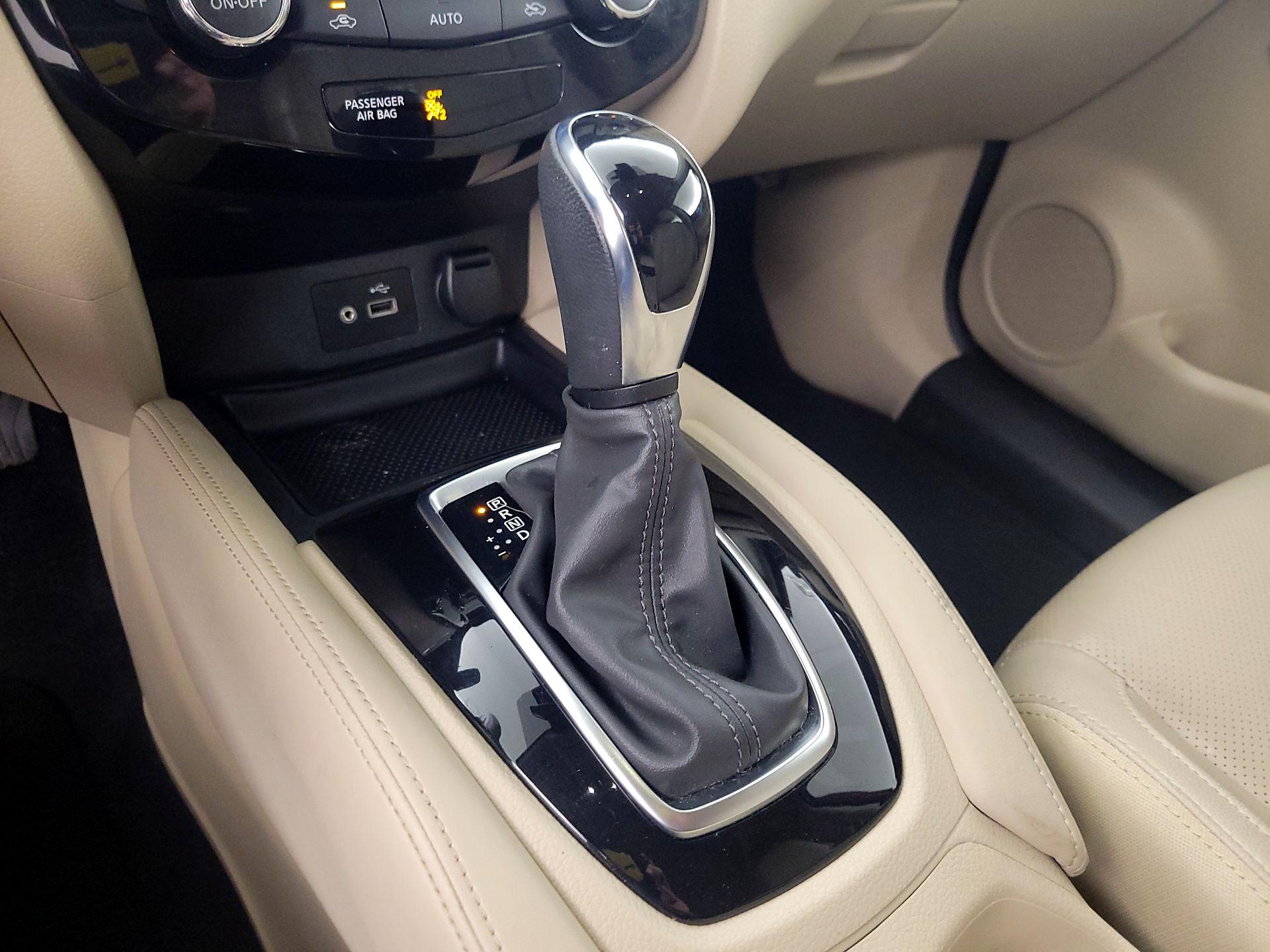 Thumbnail: 2018 Nissan Rogue - 18