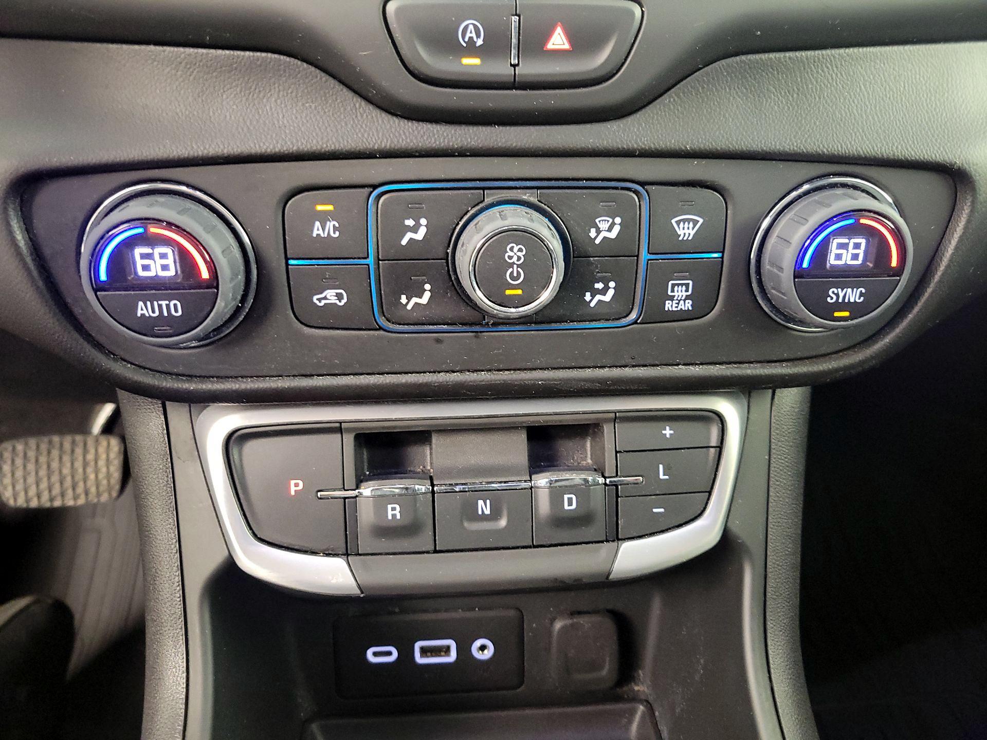 Thumbnail: 2022 GMC Terrain - 17