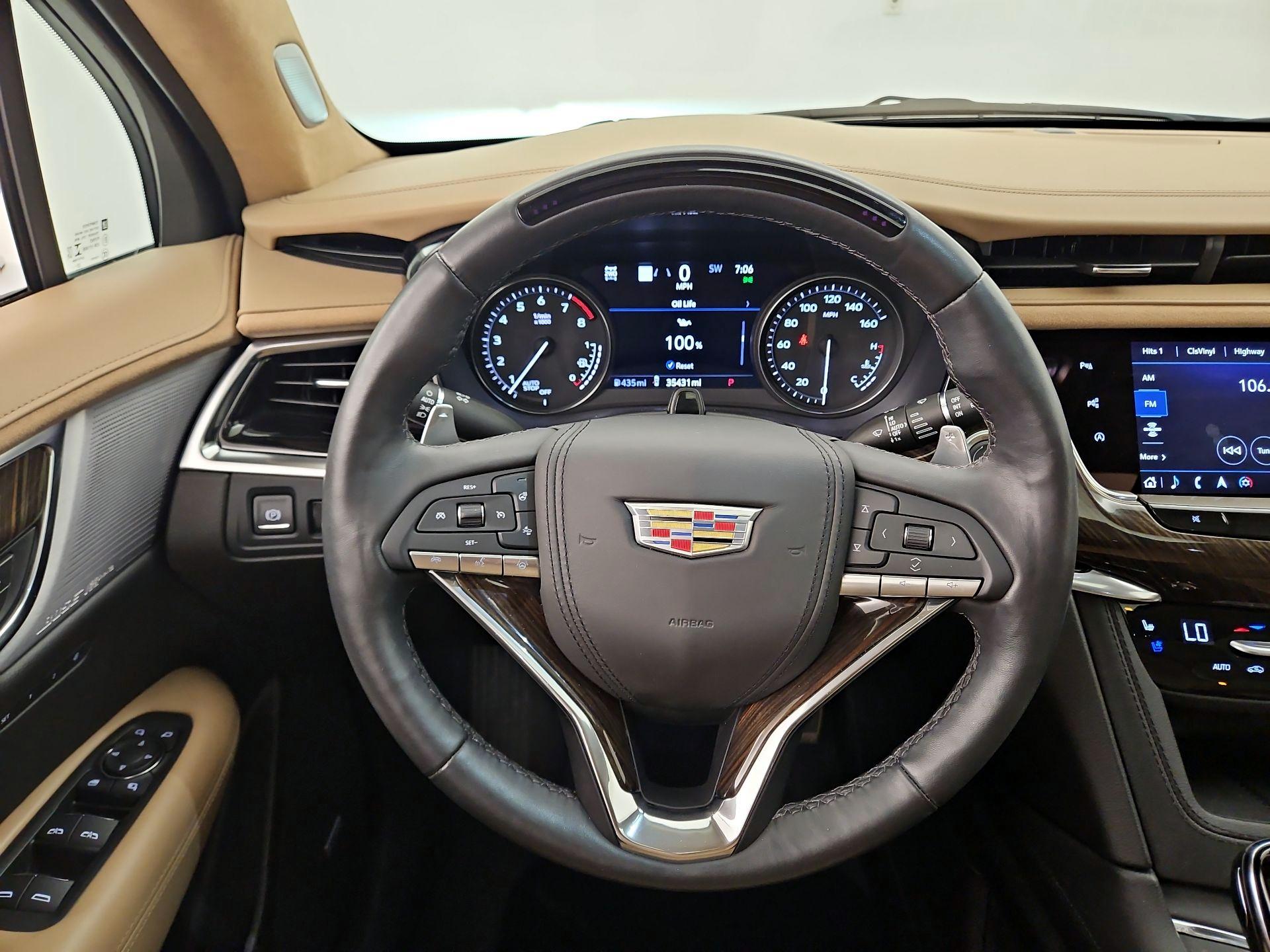 Thumbnail: 2023 Cadillac XT6 - 10