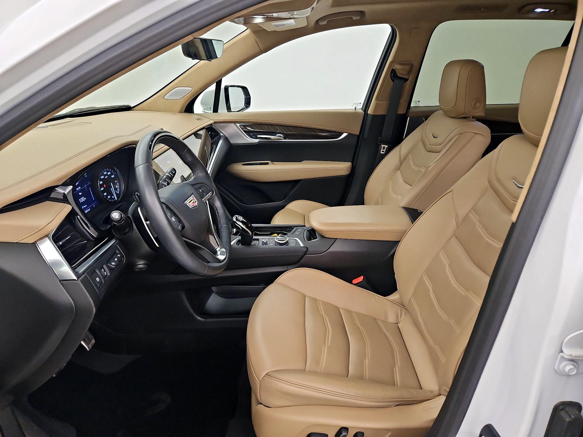 Thumbnail: 2023 Cadillac XT6 - 11