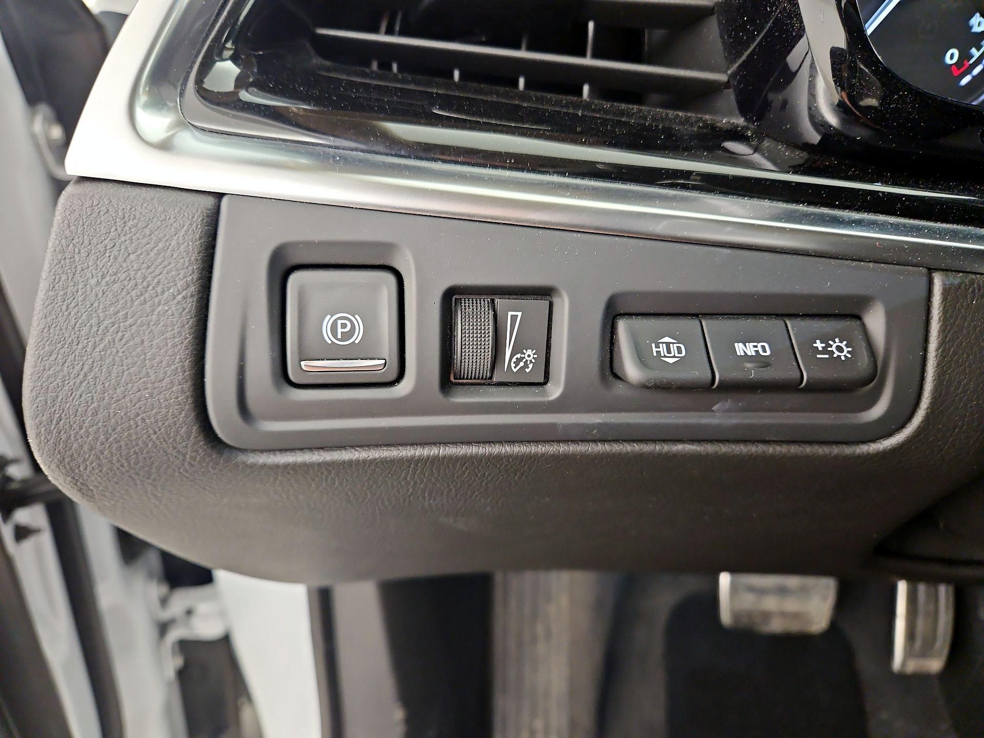 Thumbnail: 2023 Cadillac XT6 - 13