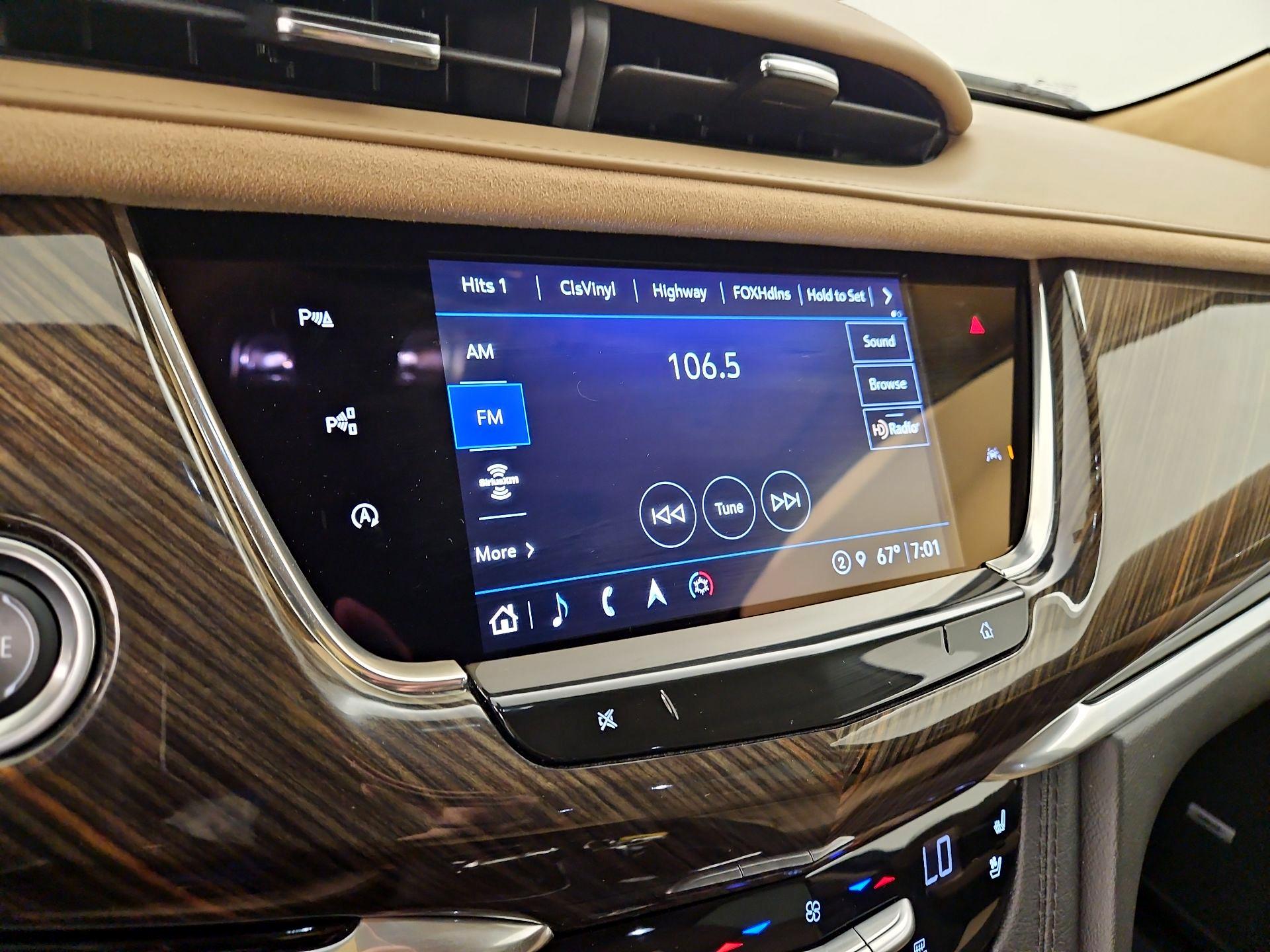 Thumbnail: 2023 Cadillac XT6 - 16