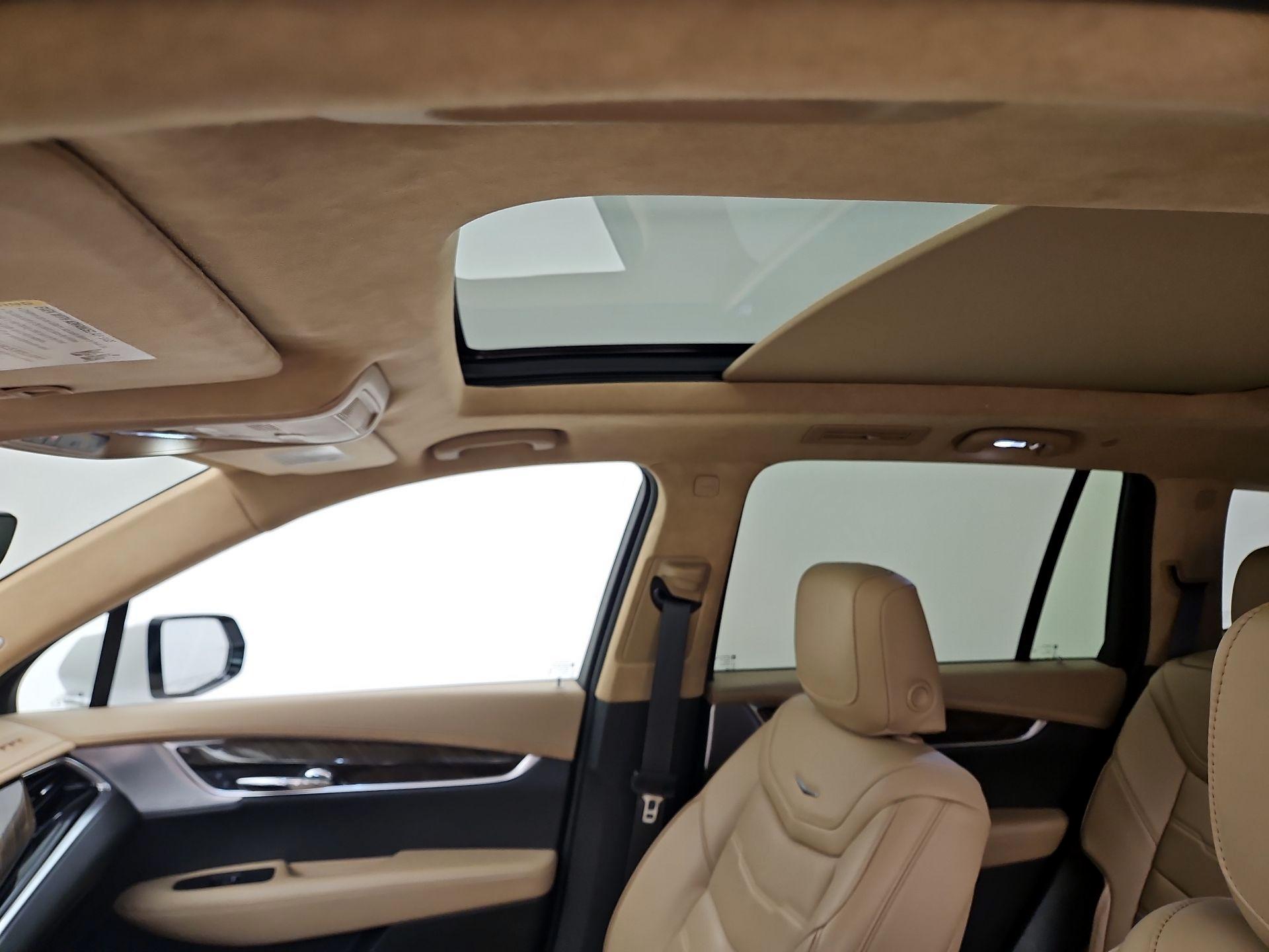 Thumbnail: 2023 Cadillac XT6 - 19