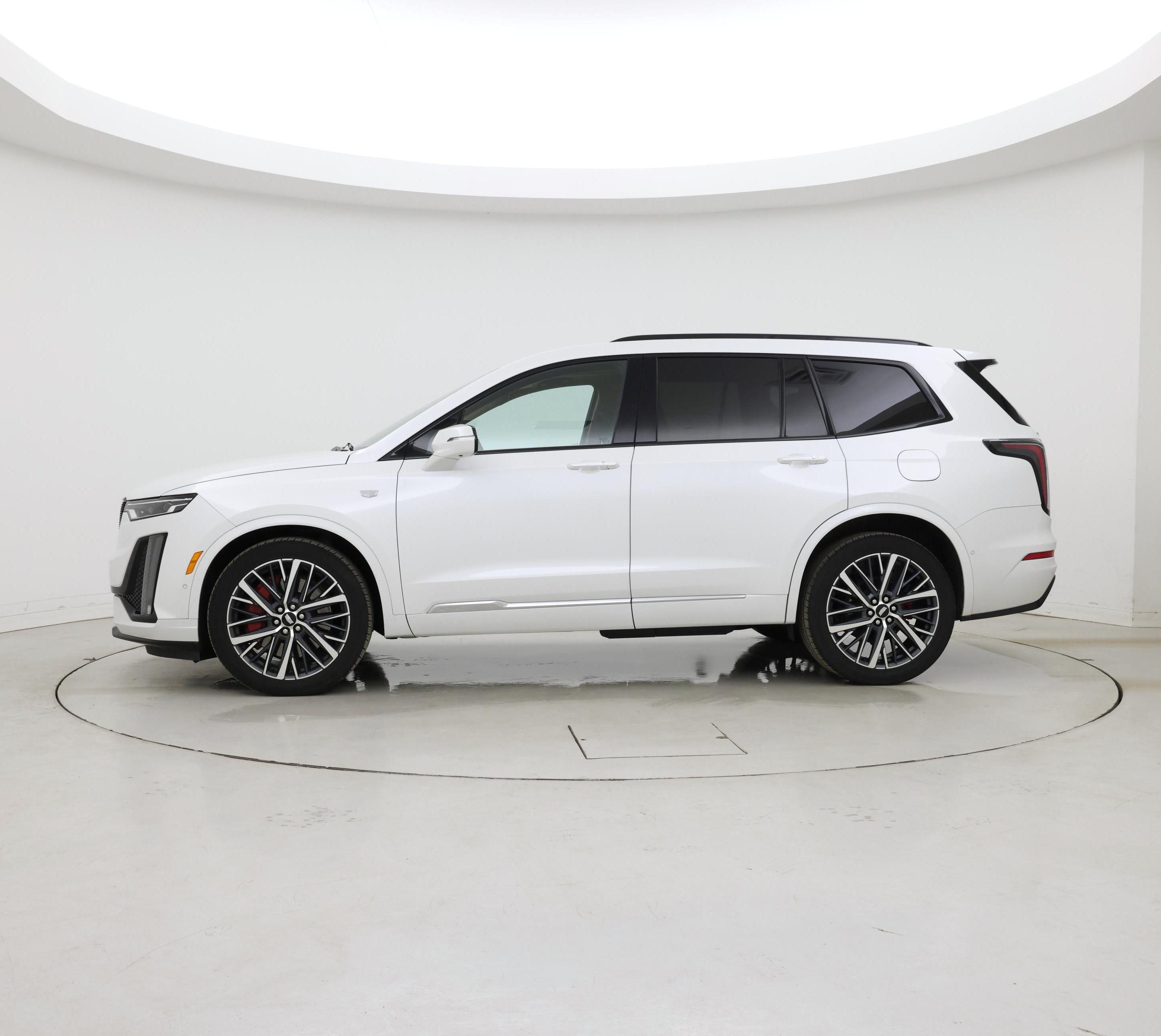 Thumbnail: 2023 Cadillac XT6 - 3