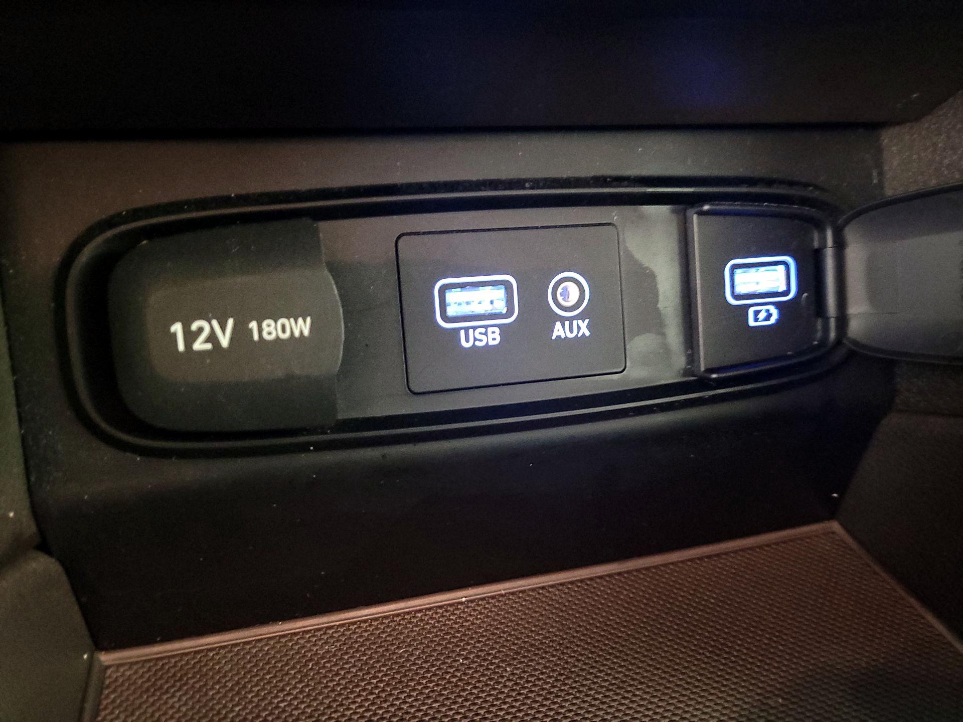 Thumbnail: 2019 Hyundai Santa Fe - 18