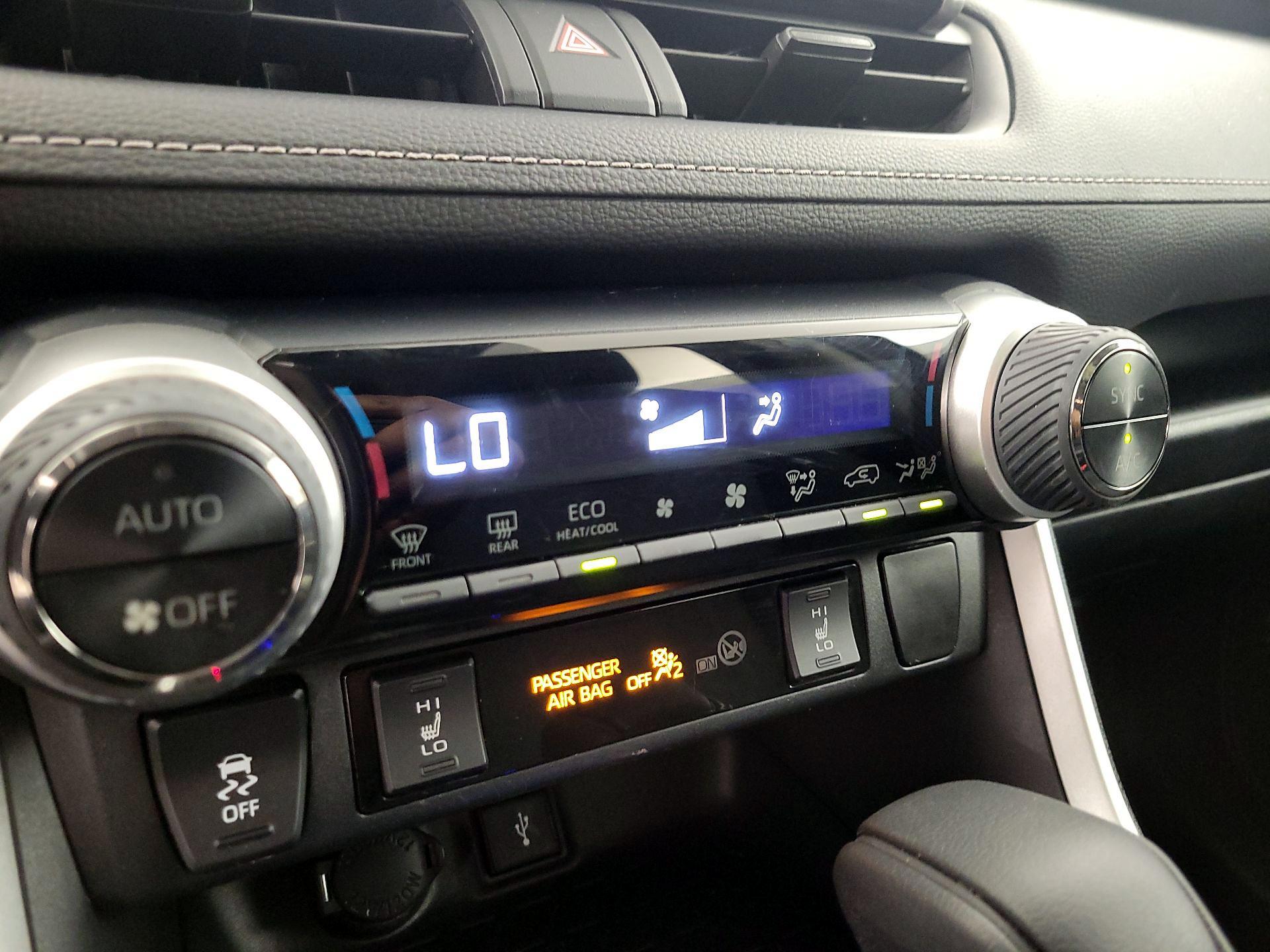 Thumbnail: 2020 Toyota RAV4 - 16