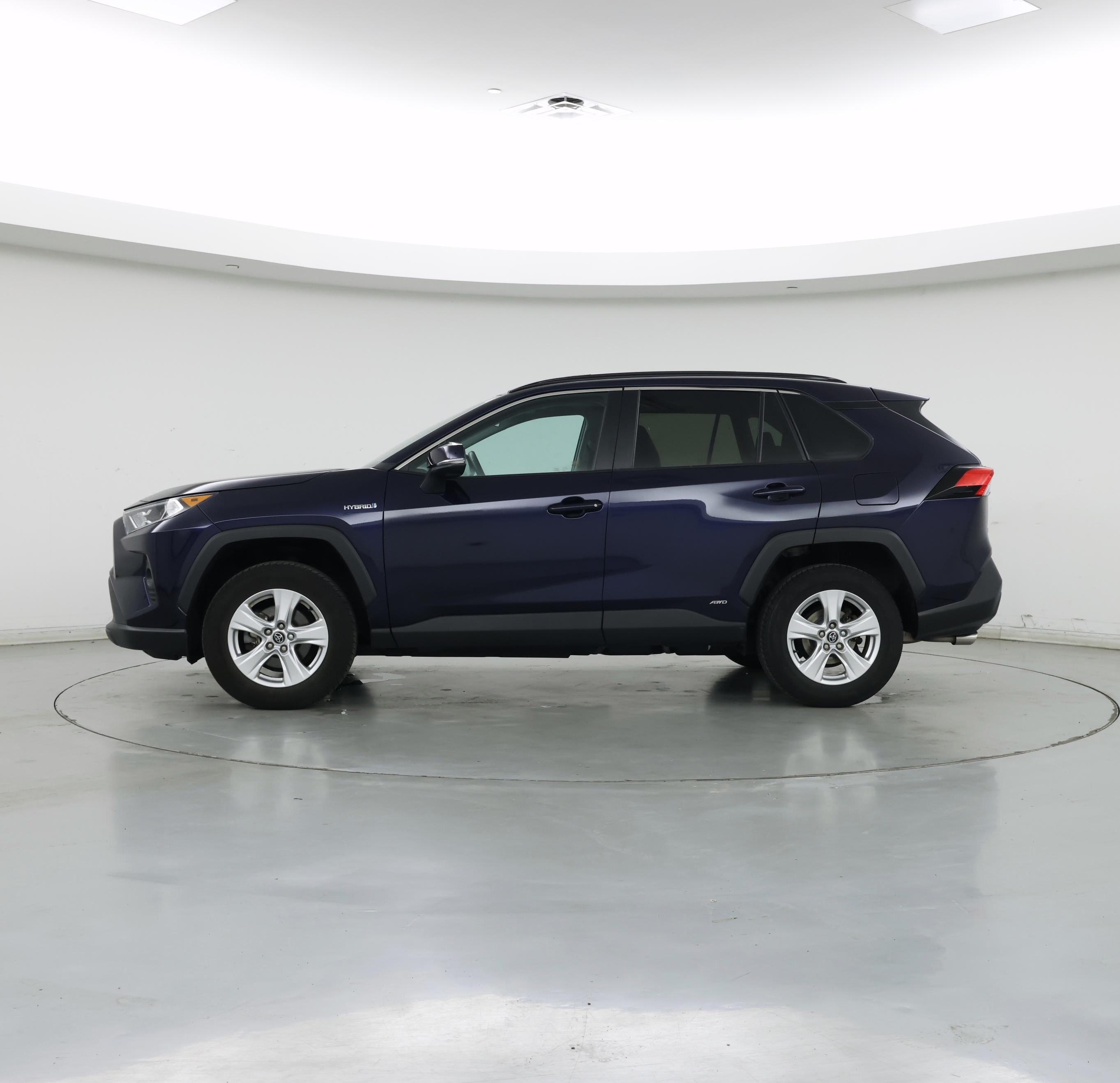 Thumbnail: 2020 Toyota RAV4 - 3