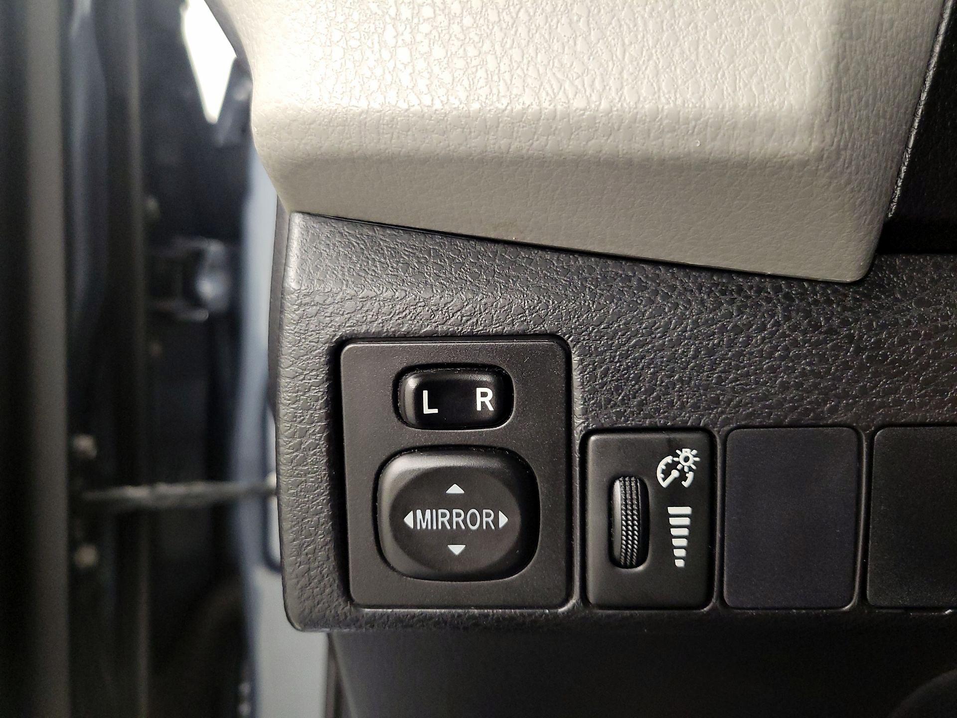 Thumbnail: 2016 Toyota Corolla - 13