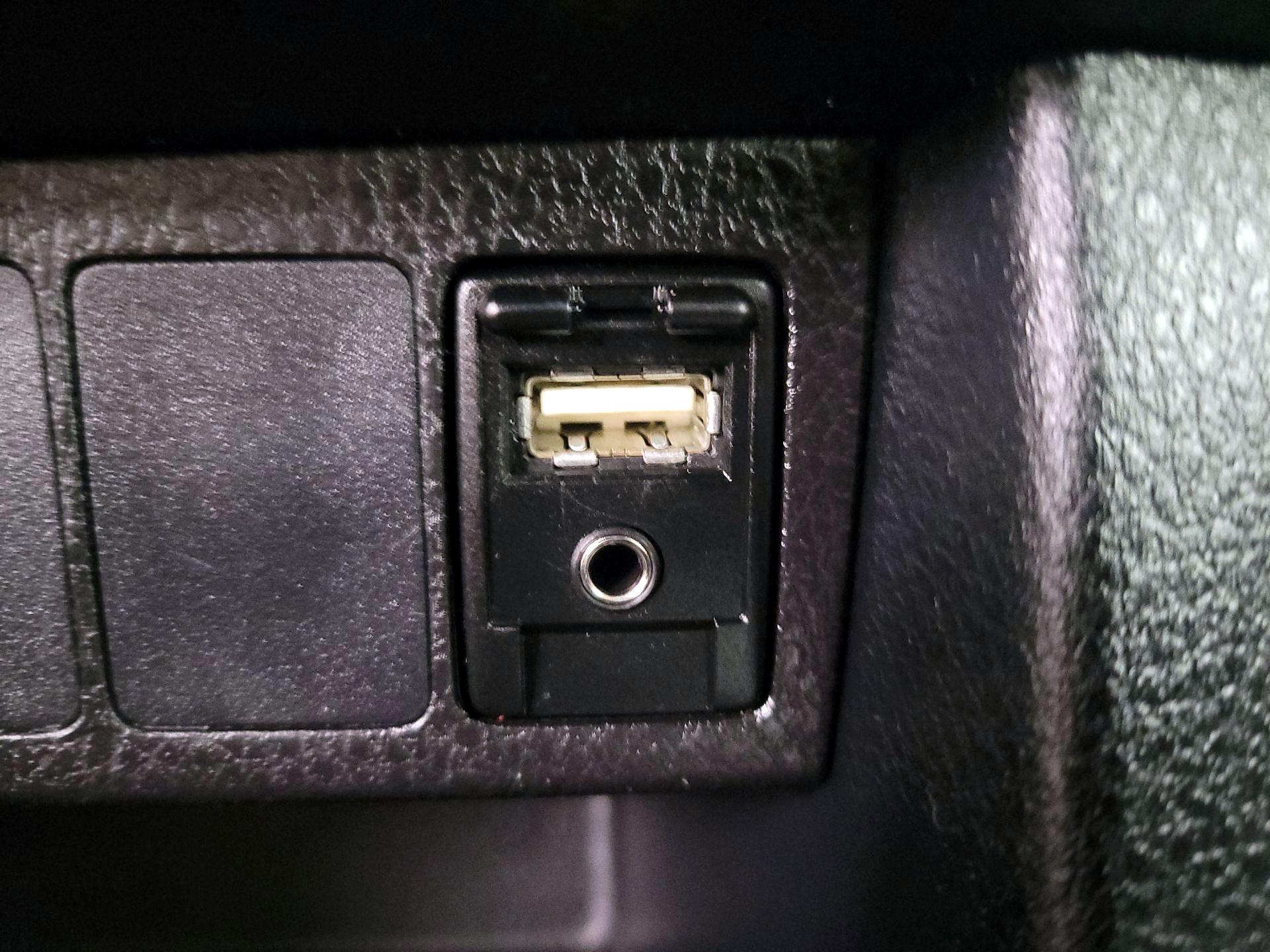 Thumbnail: 2016 Toyota Corolla - 18