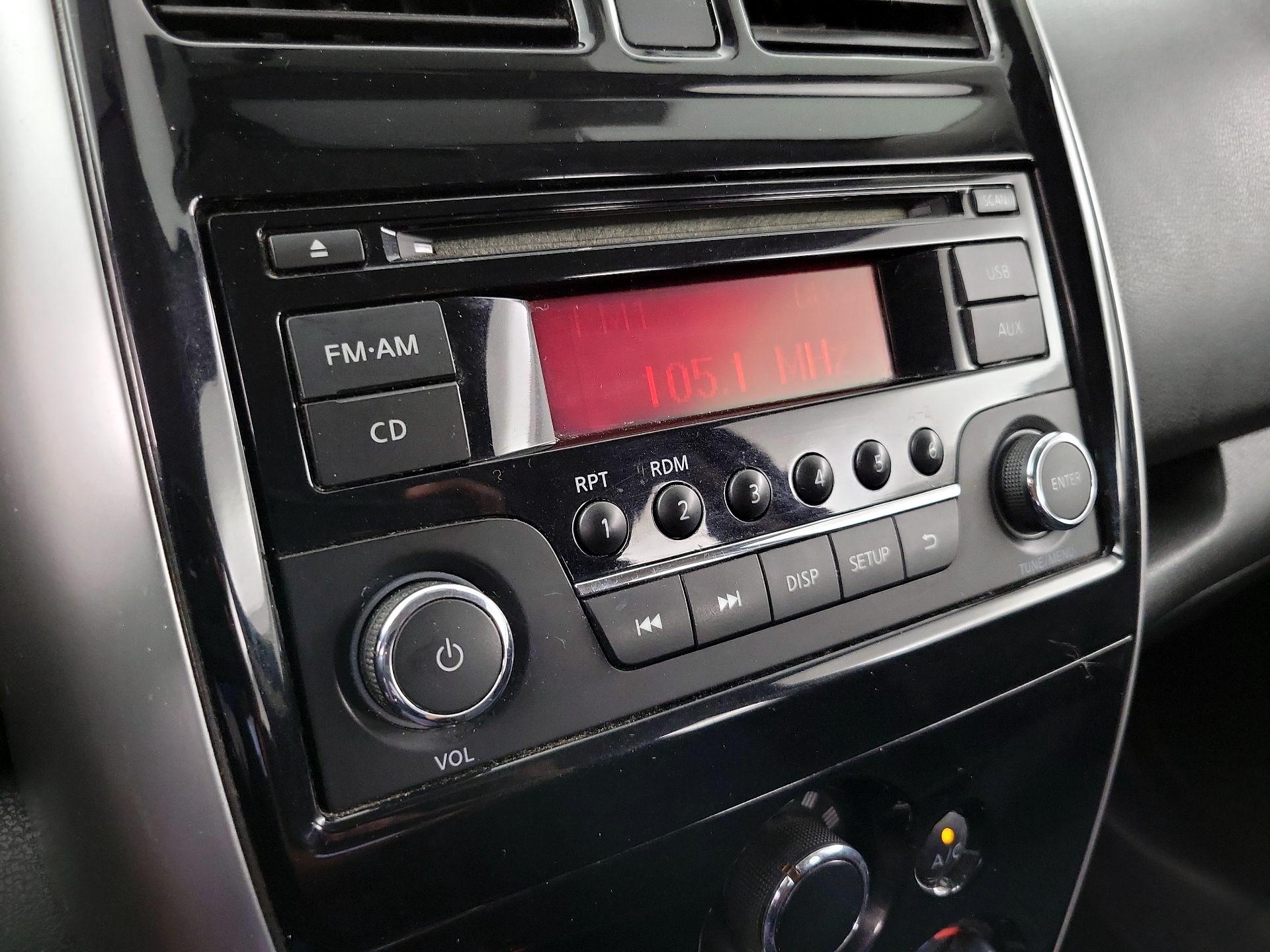 Thumbnail: 2015 Nissan Versa Note - 14