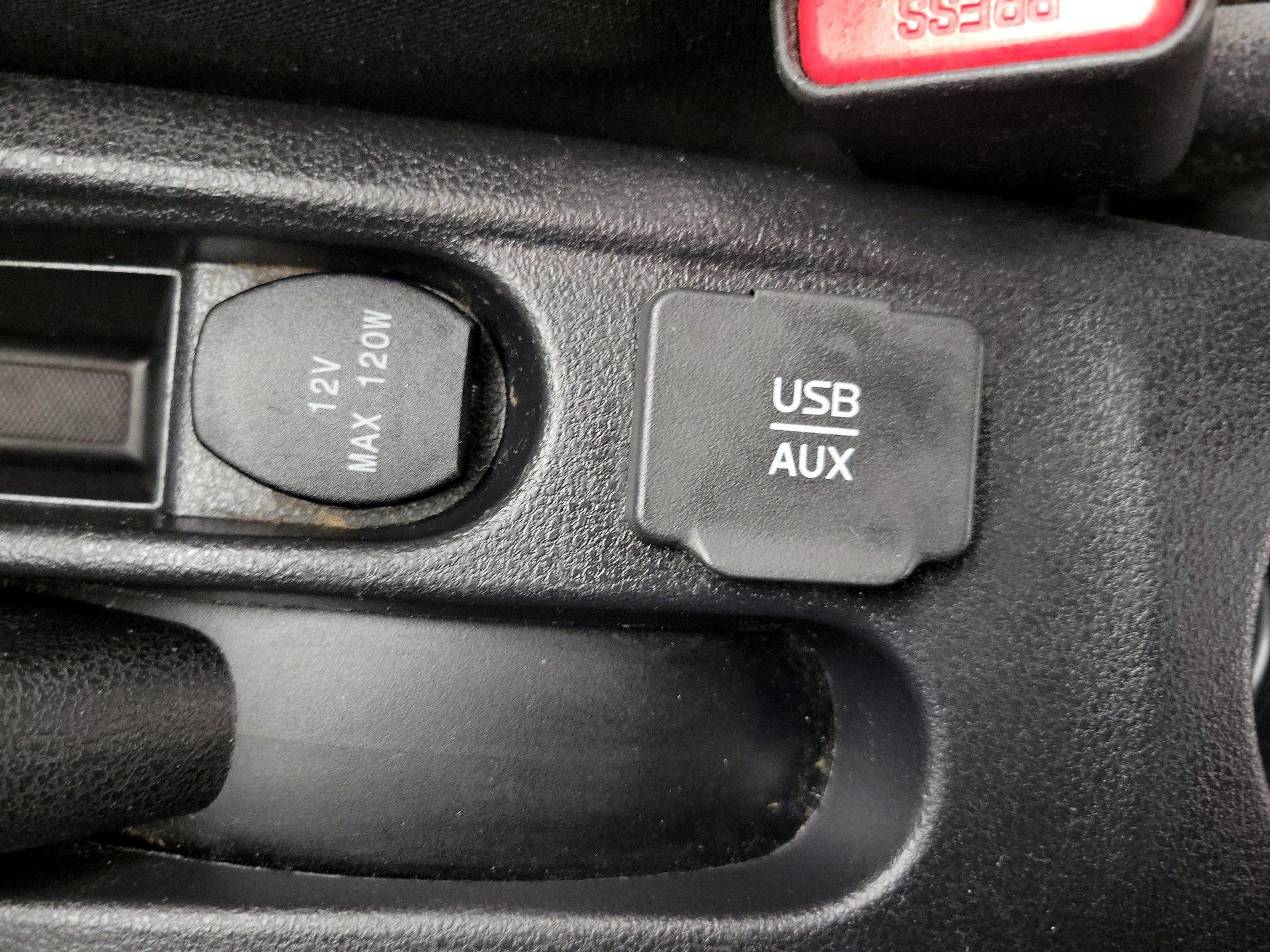 Thumbnail: 2015 Nissan Versa Note - 17