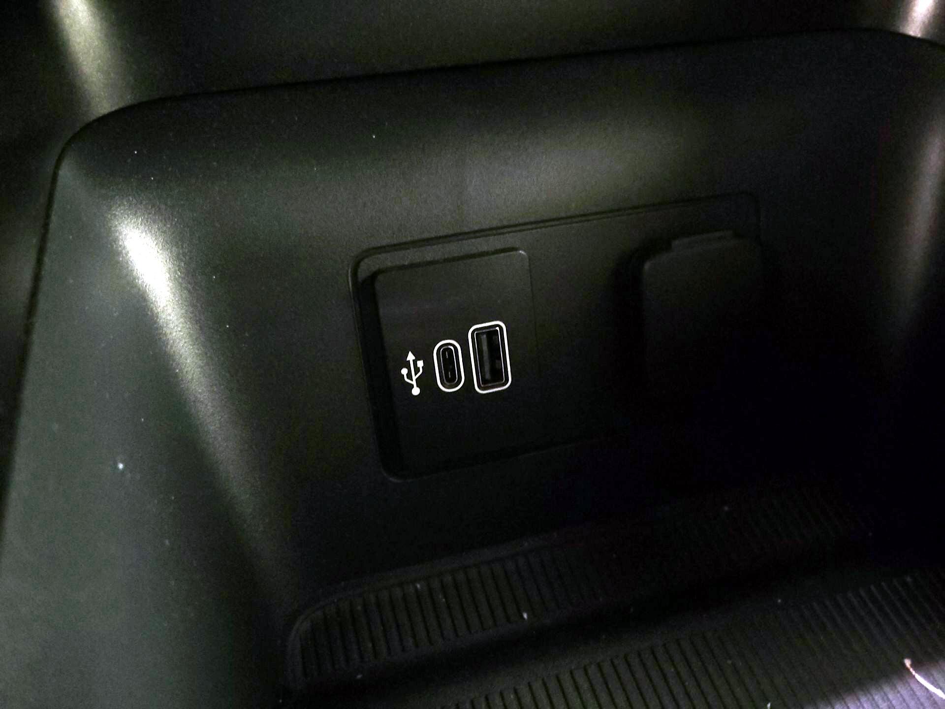 Thumbnail: 2026 Ford Explorer - 18