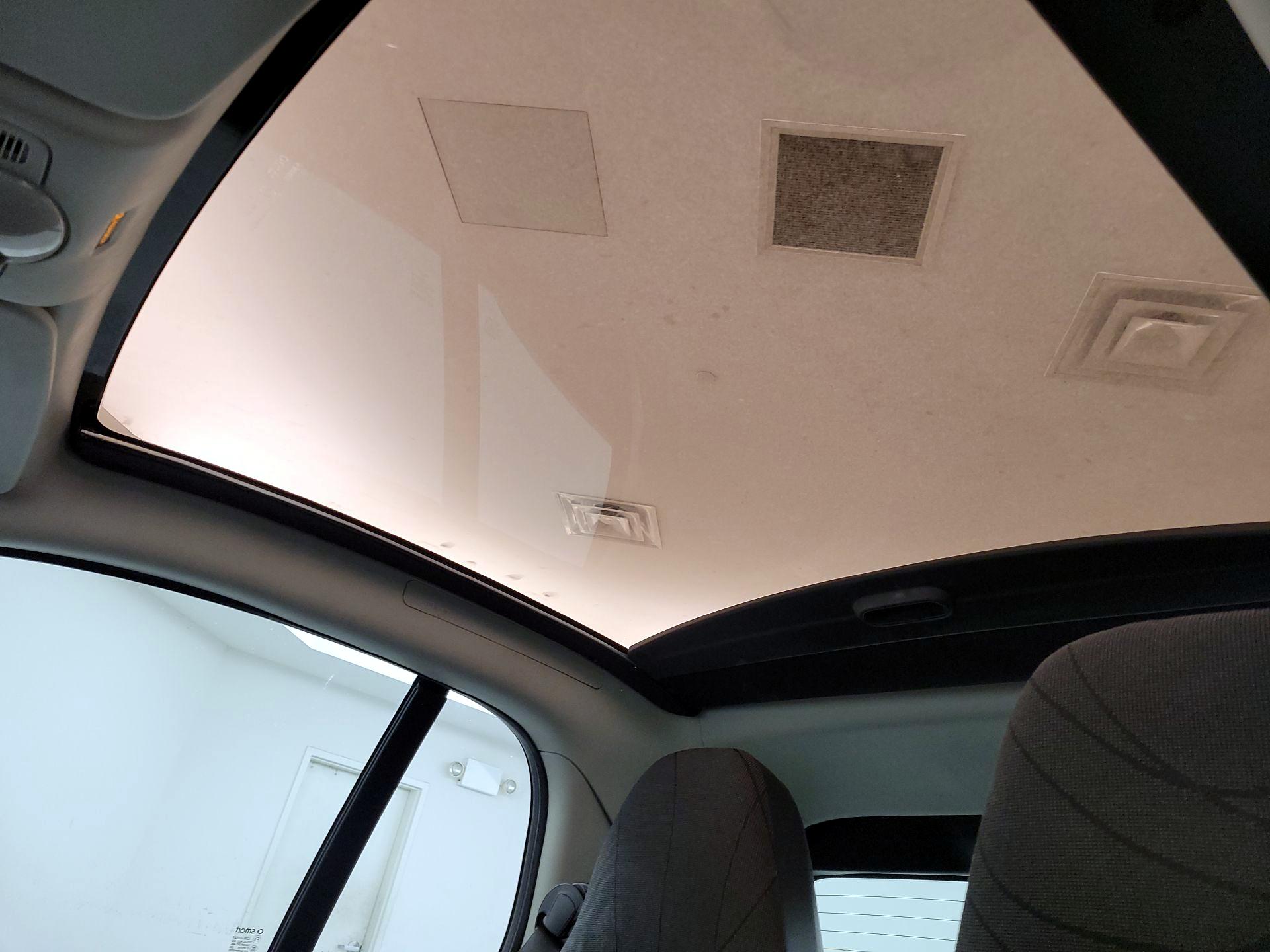 Thumbnail: 2015 smart fortwo - 16