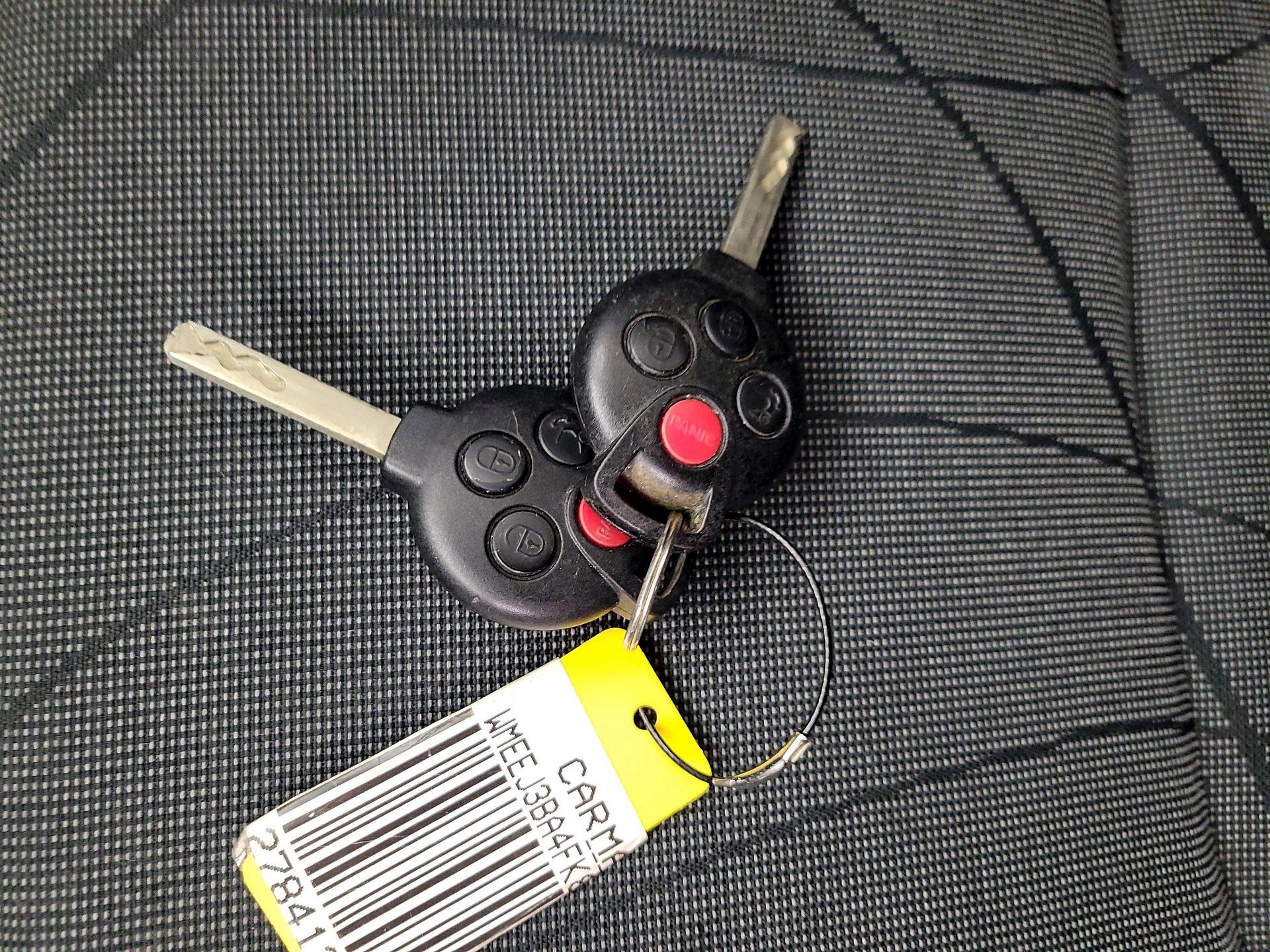 Thumbnail: 2015 smart fortwo - 19