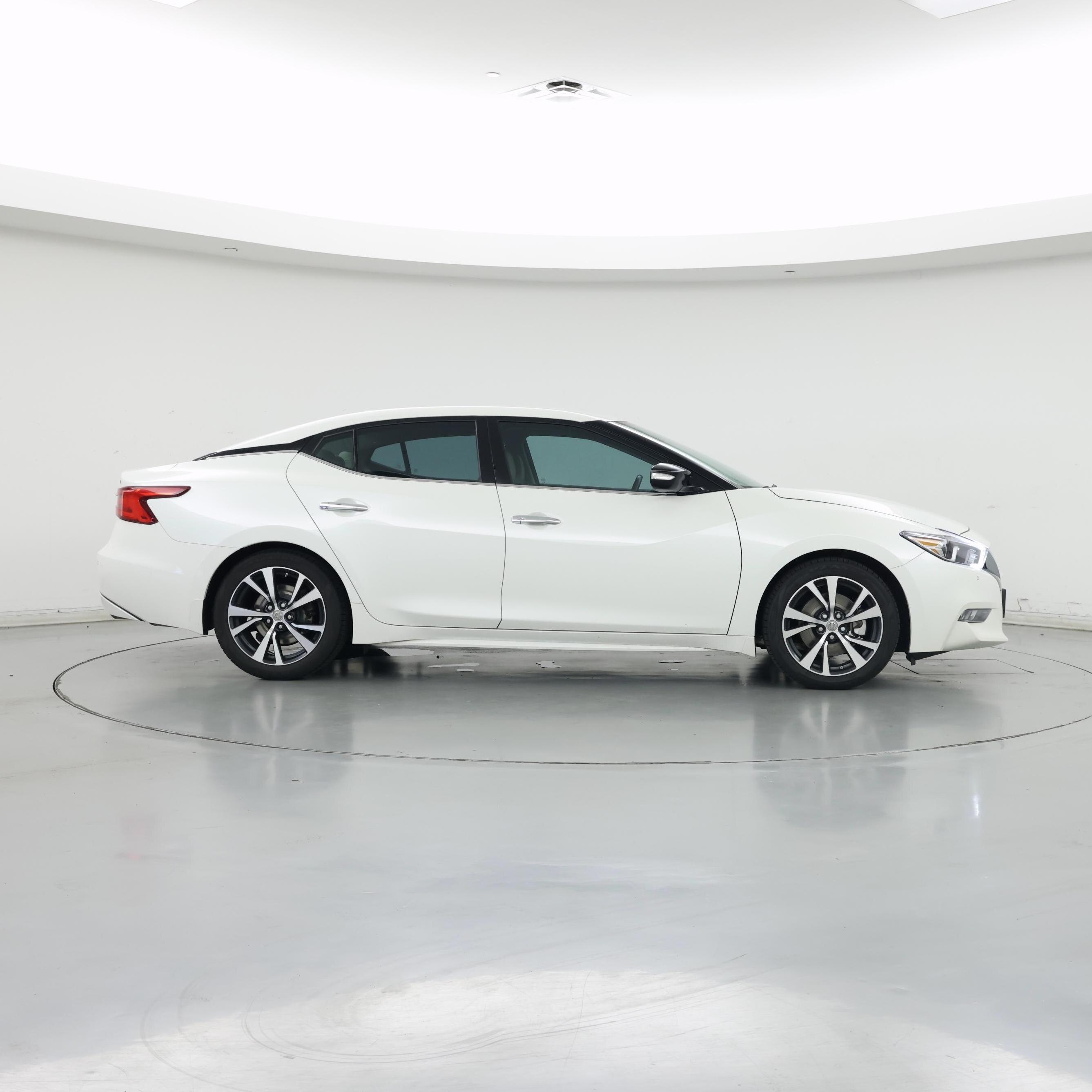 Thumbnail: 2017 Nissan Maxima - 7