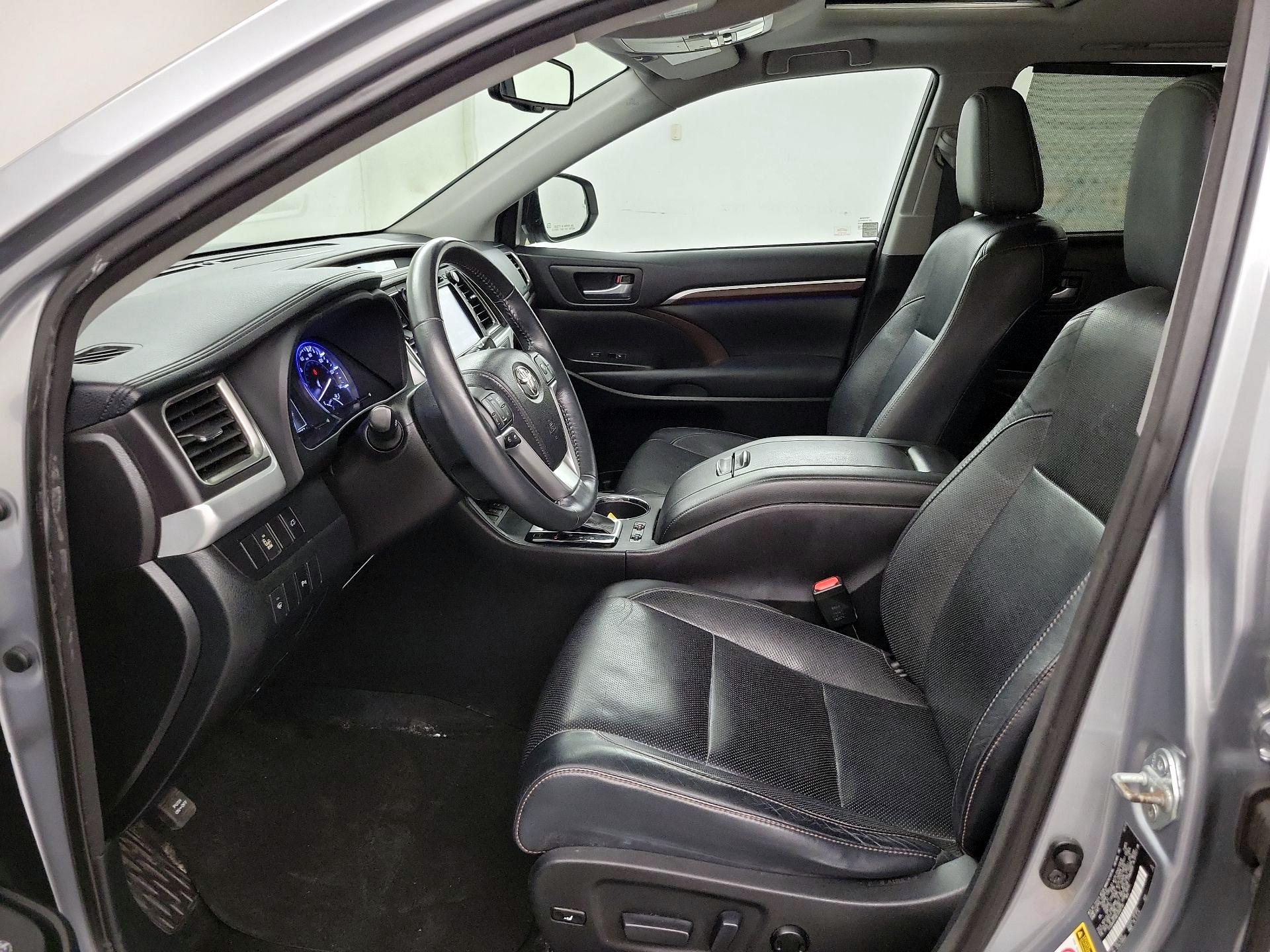 Thumbnail: 2014 Toyota Highlander - 11