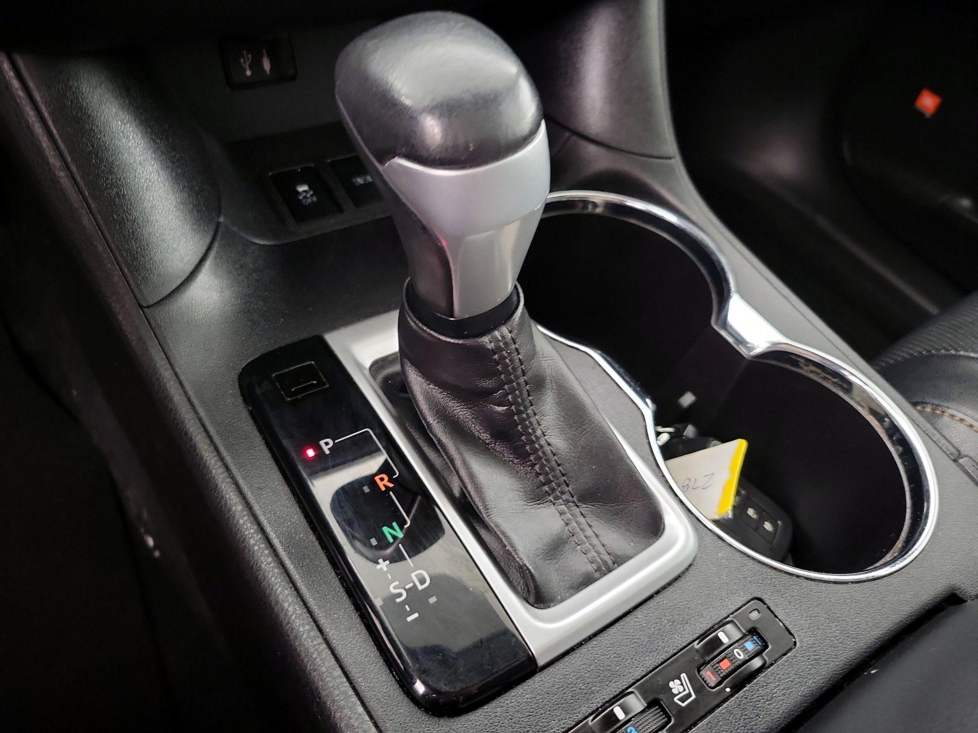 Thumbnail: 2014 Toyota Highlander - 17