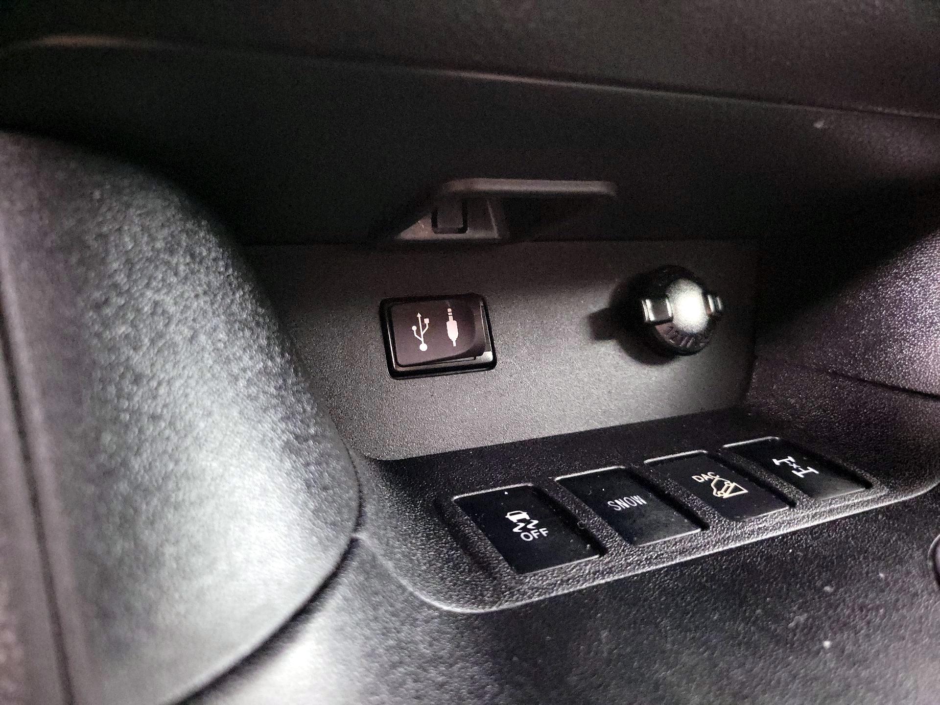 Thumbnail: 2014 Toyota Highlander - 18