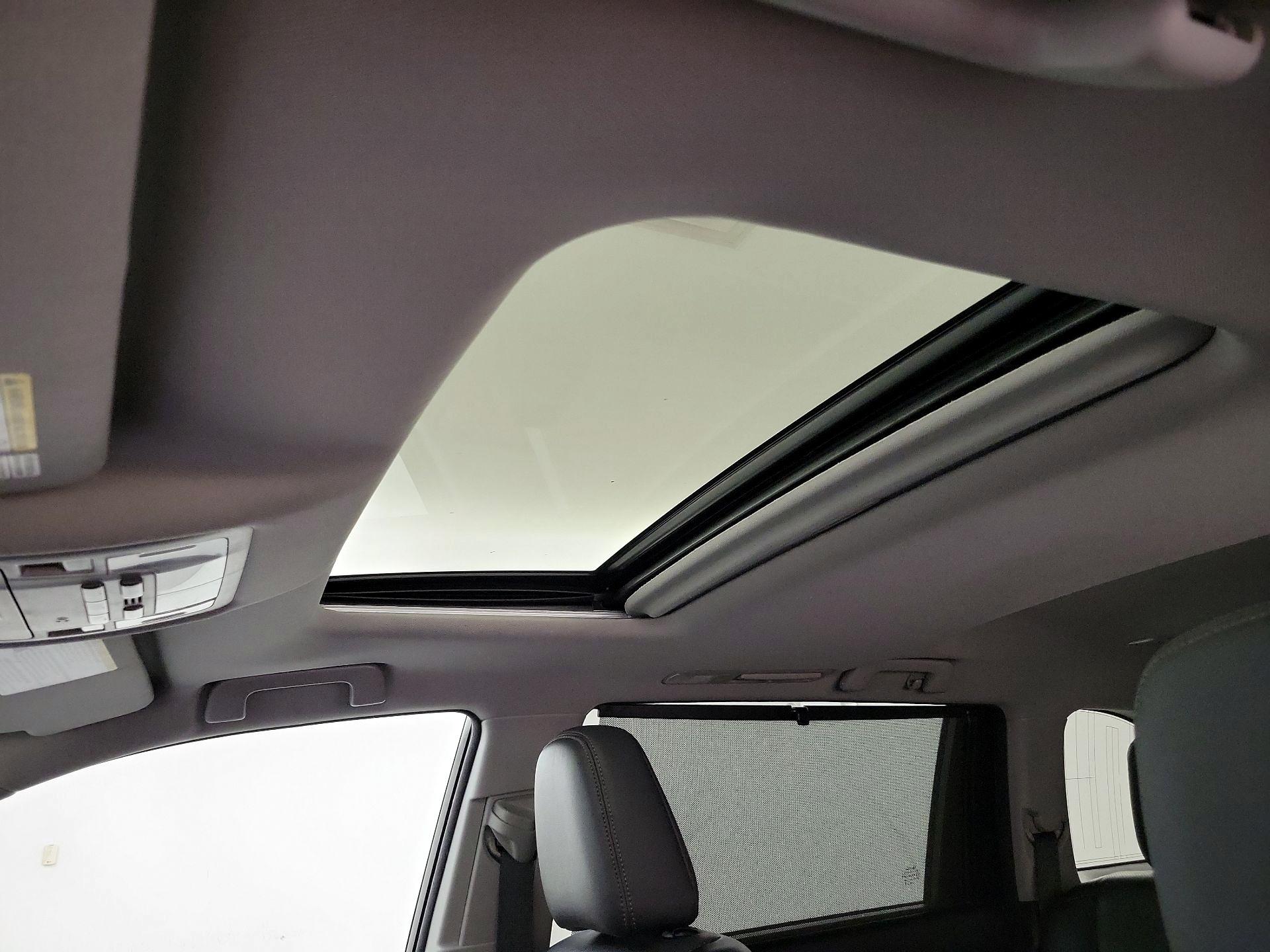 Thumbnail: 2014 Toyota Highlander - 19