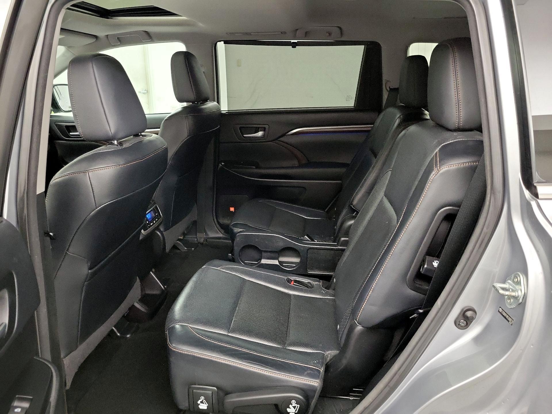 Thumbnail: 2014 Toyota Highlander - 20