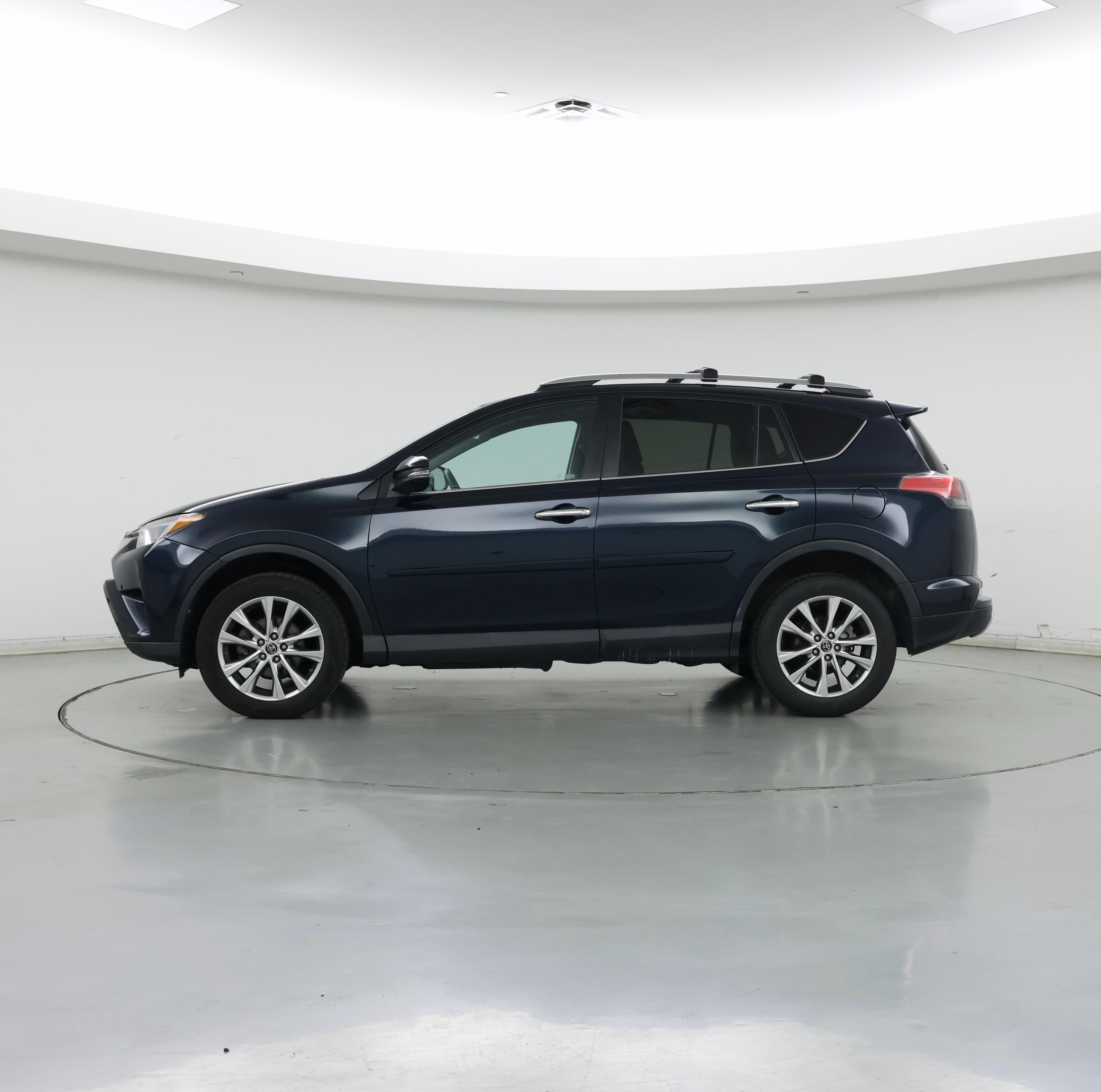 Thumbnail: 2017 Toyota RAV4 - 3