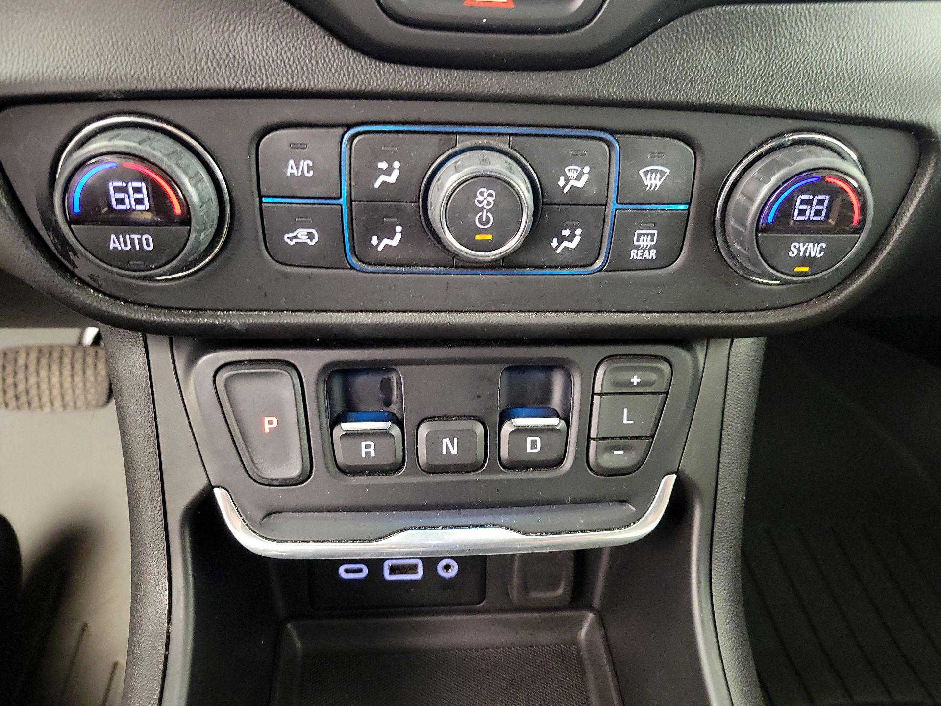 Thumbnail: 2019 GMC Terrain - 17