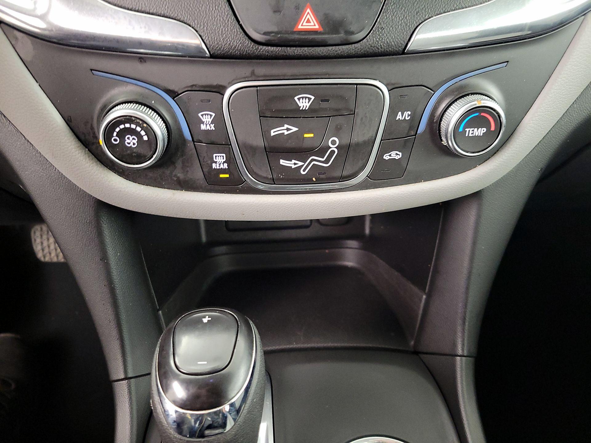Thumbnail: 2020 Chevrolet Equinox - 17