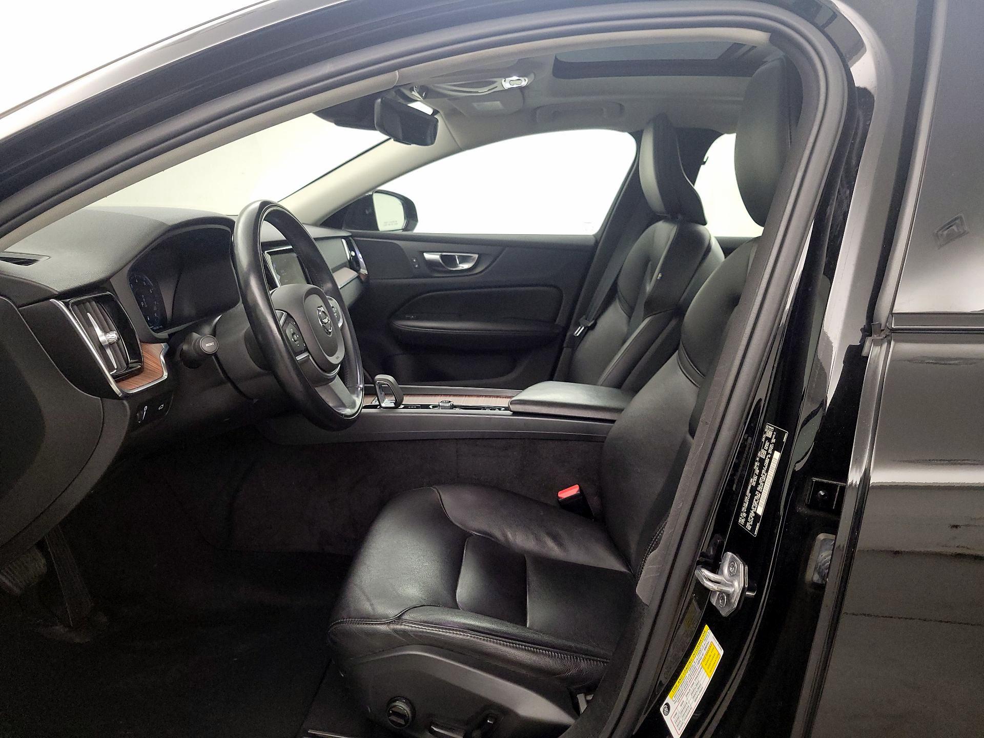 Thumbnail: 2022 Volvo S60 - 11